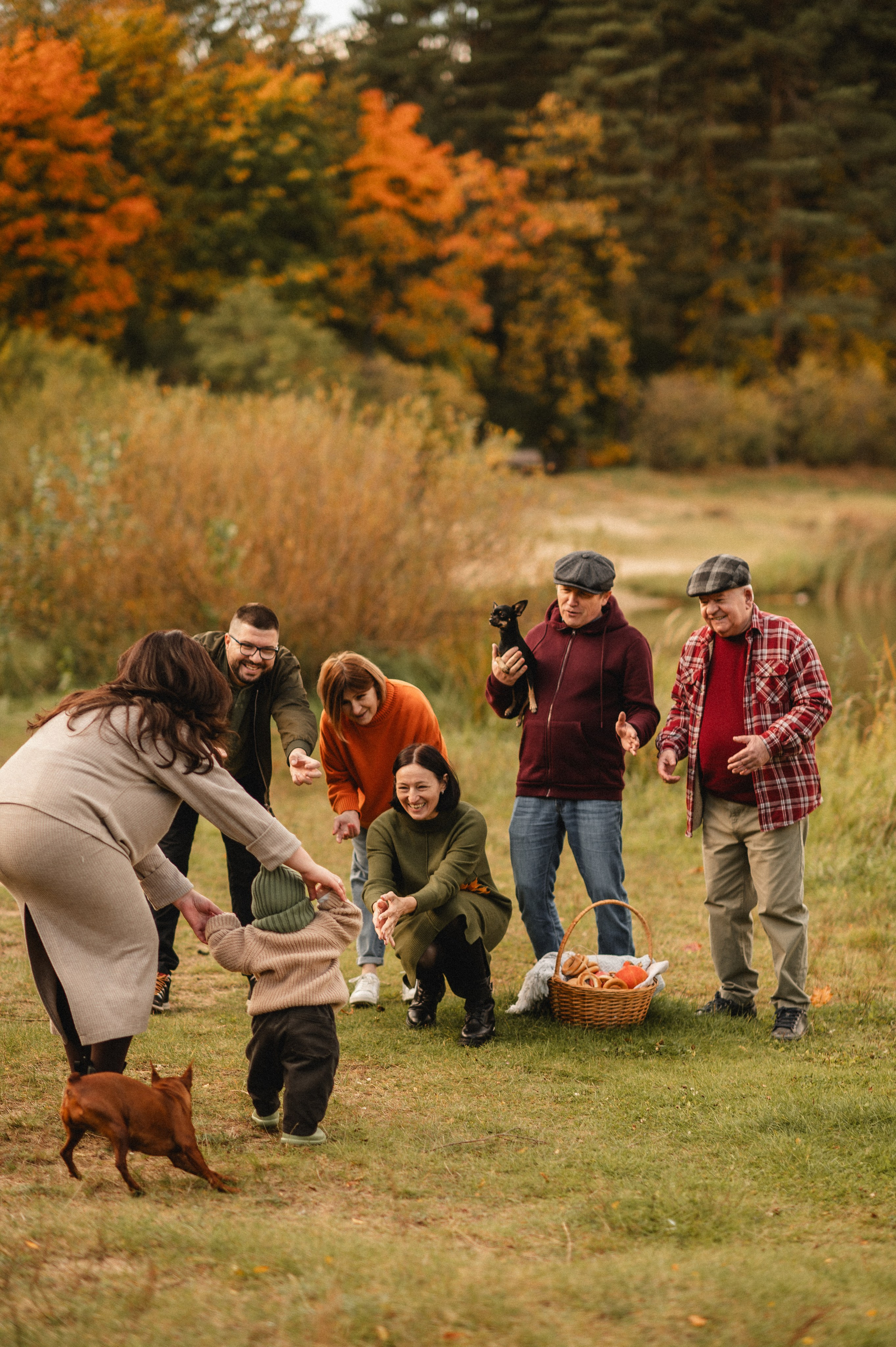 Осенняя фотосессия большой семьи в парке. Семейная фотосессия Бутово Москва фотограф Алина Морщагина