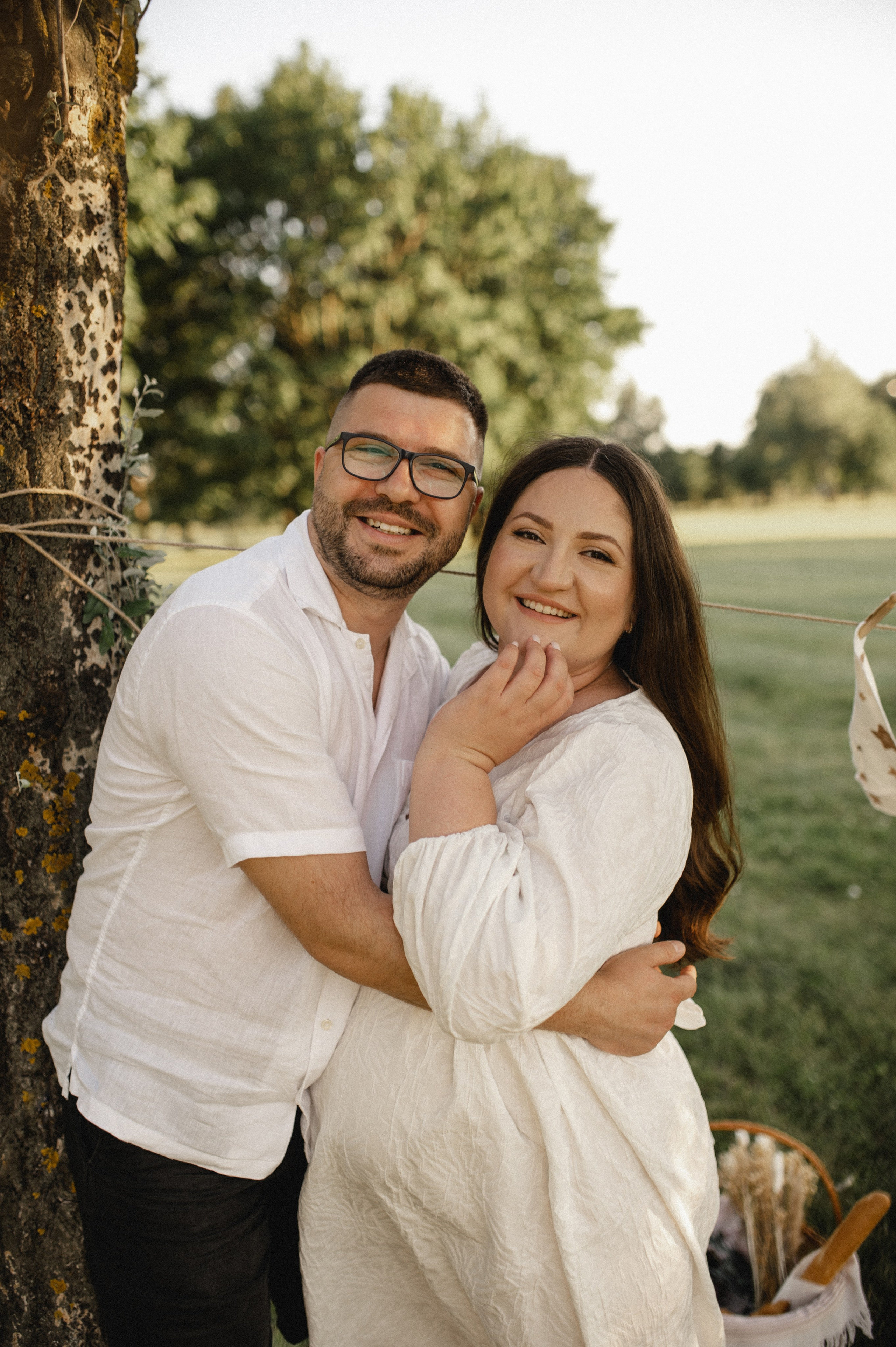 Фотосессия беременности на природе в парке Москвы. Семейная фотосессия Бутово Москва фотограф Алина Морщагина