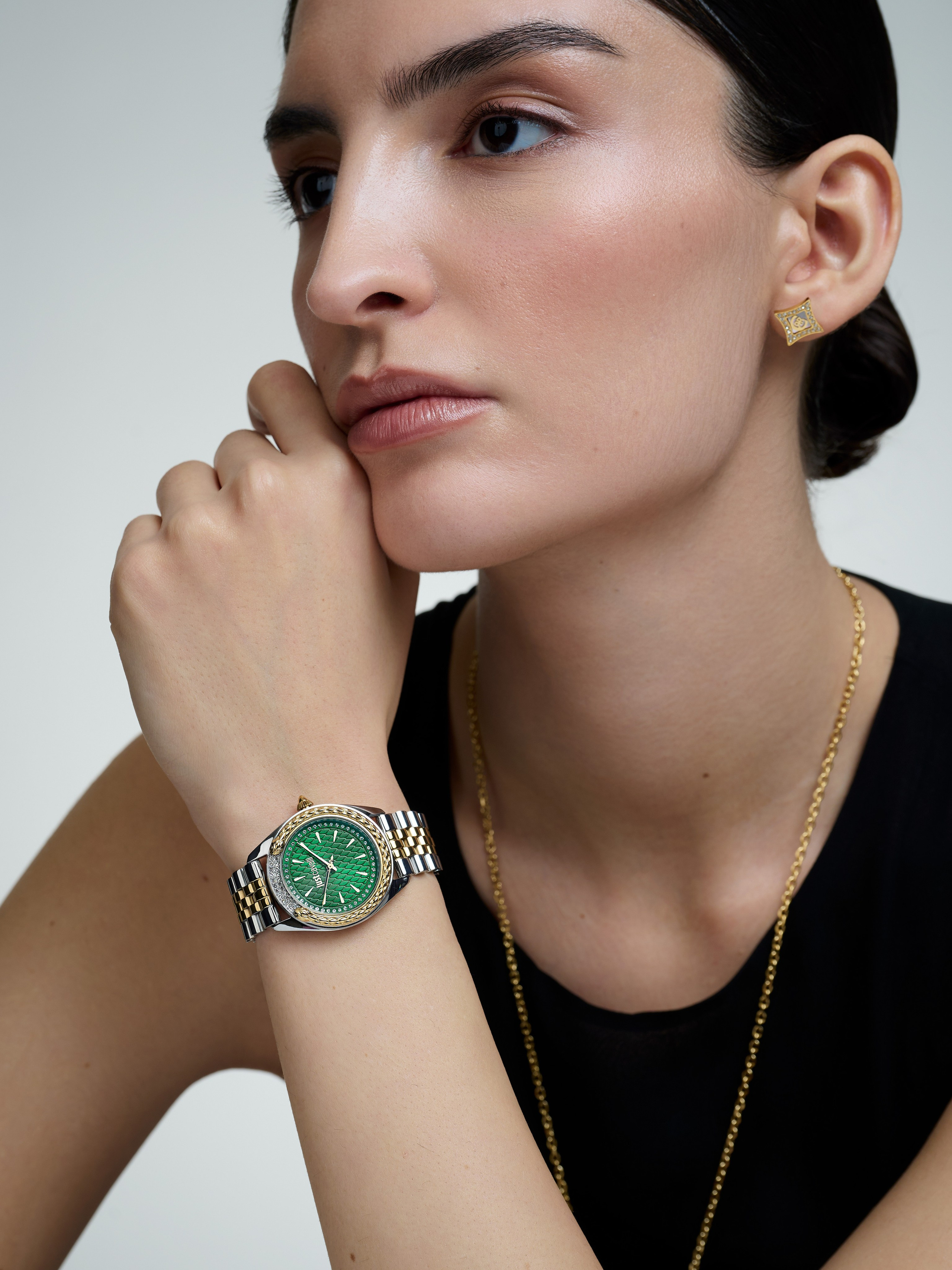 Каталог для бренда AllTime. Фотограф для брендов в Москве Ксения Чупрунова