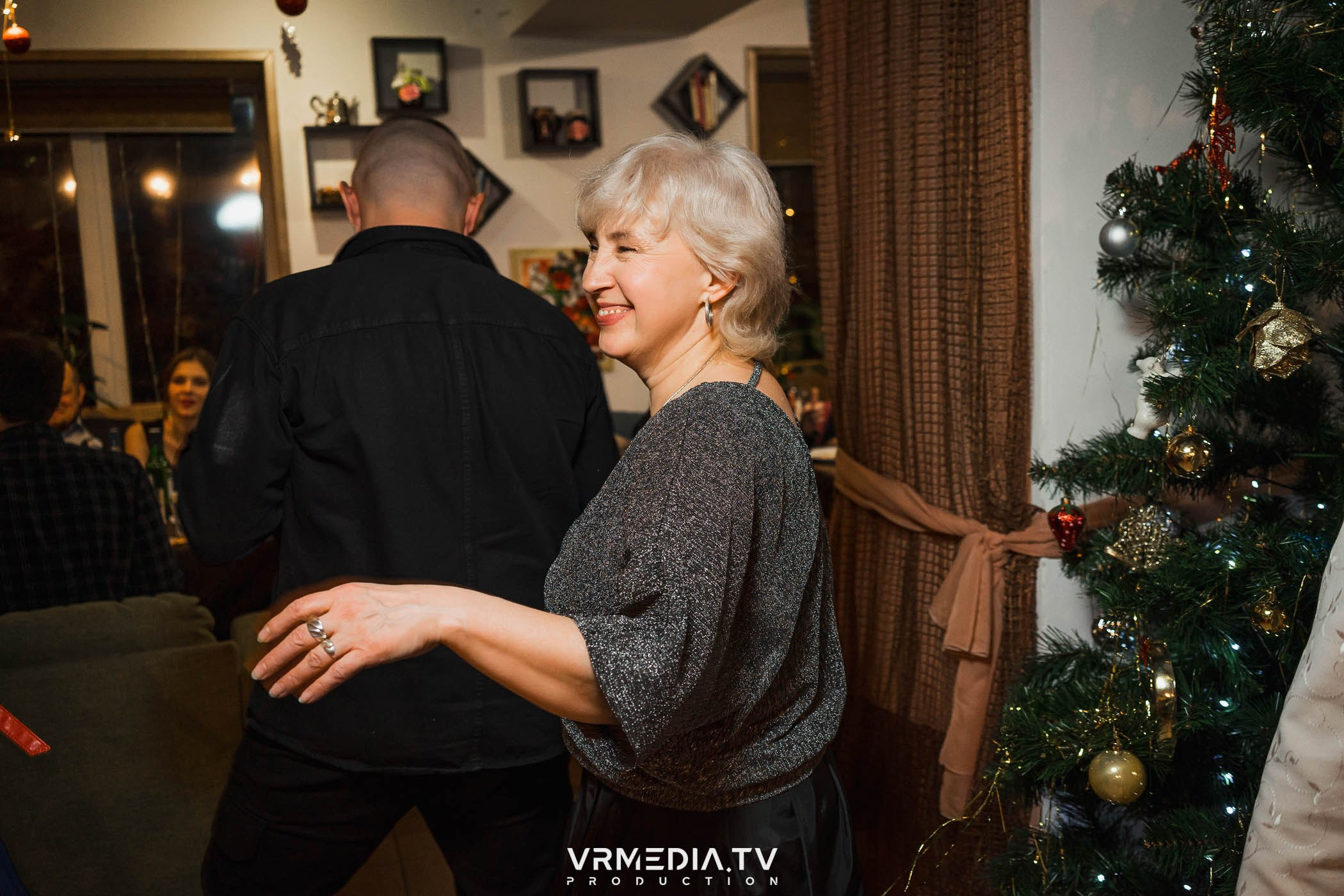 Новогодний вечер в кафе «кАмпот»