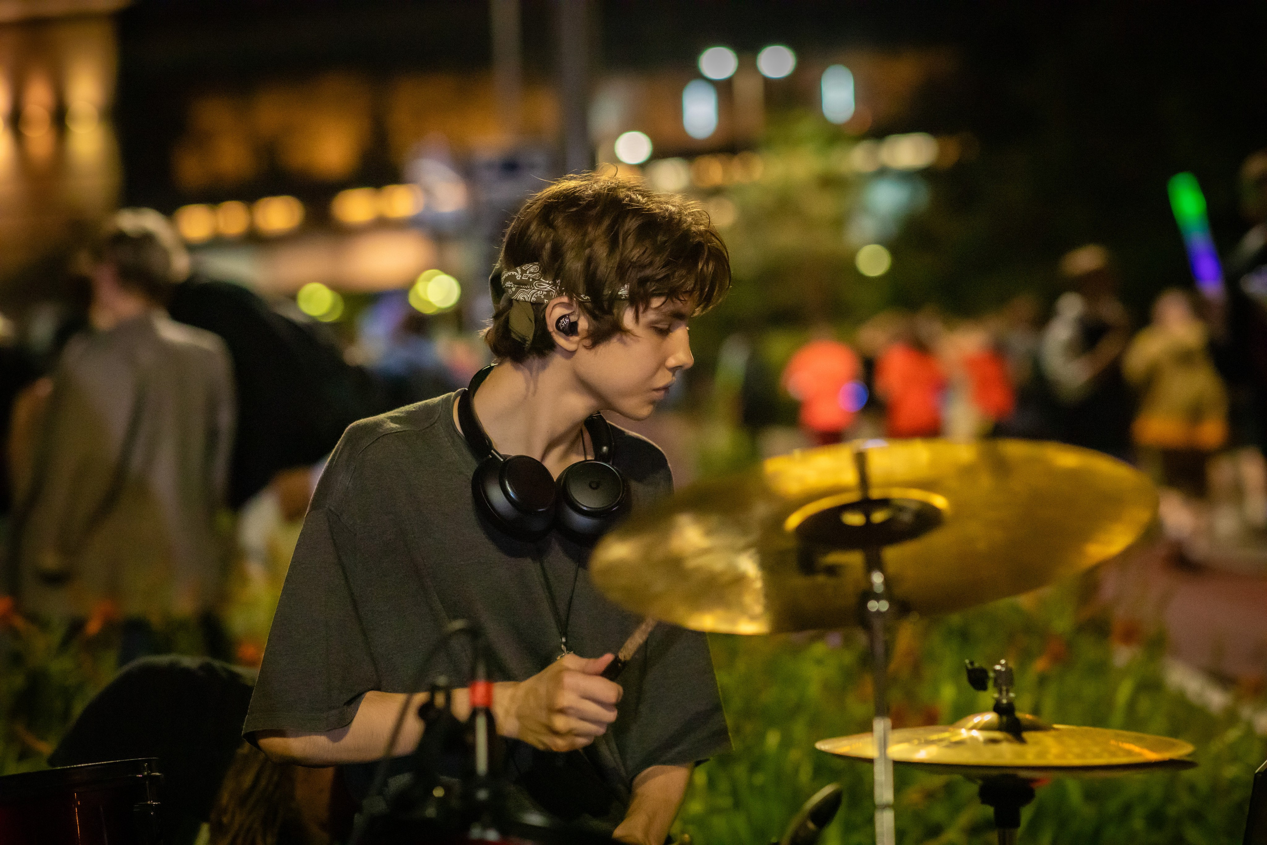 Ночной забег в ленте фотографий бегунов 03.08.24. Фотограф Сергей Ловкий