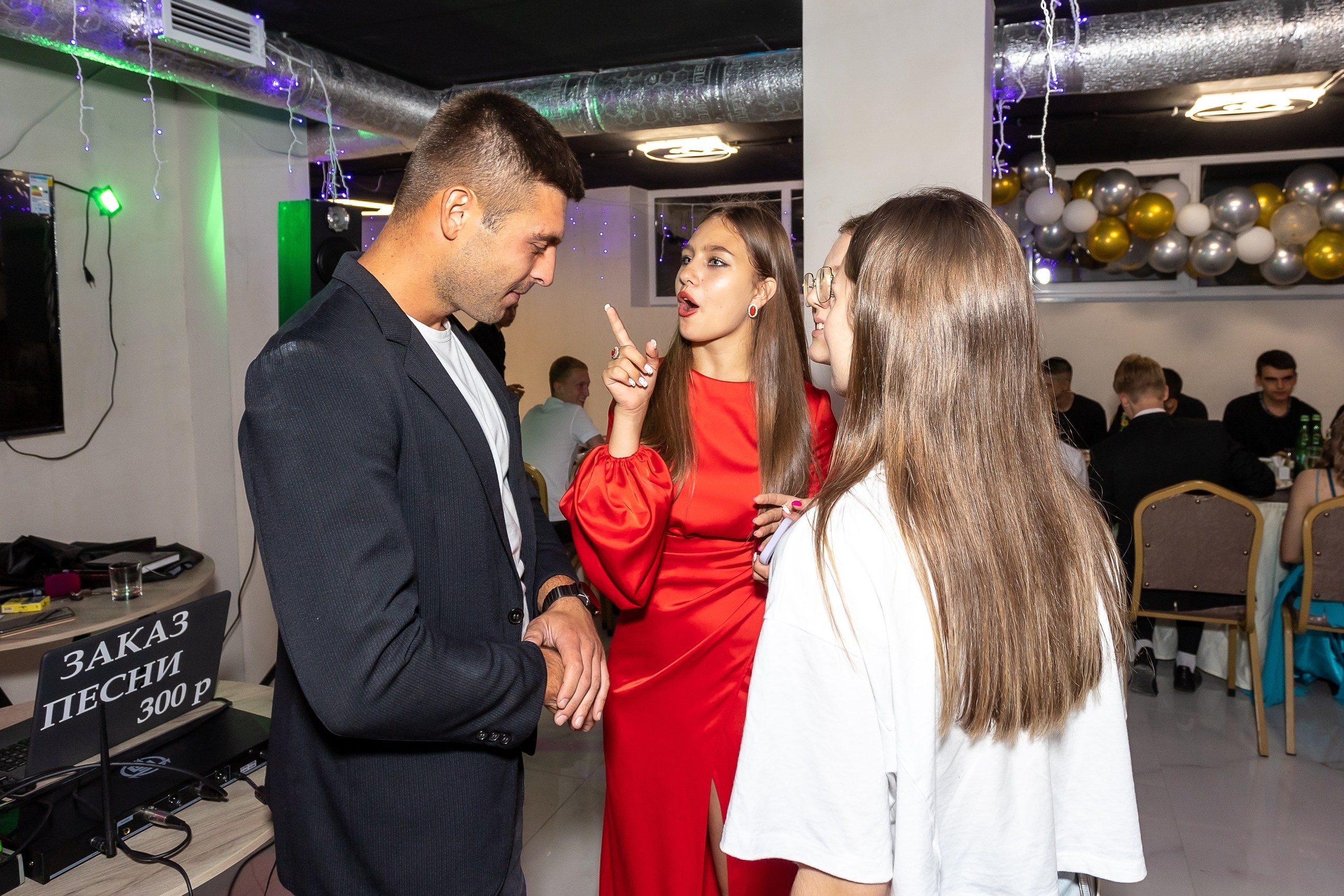 Вручение аттестата и выпускной вечер. Выпускные альбомы Майкоп, Краснодар Елена Золотарева