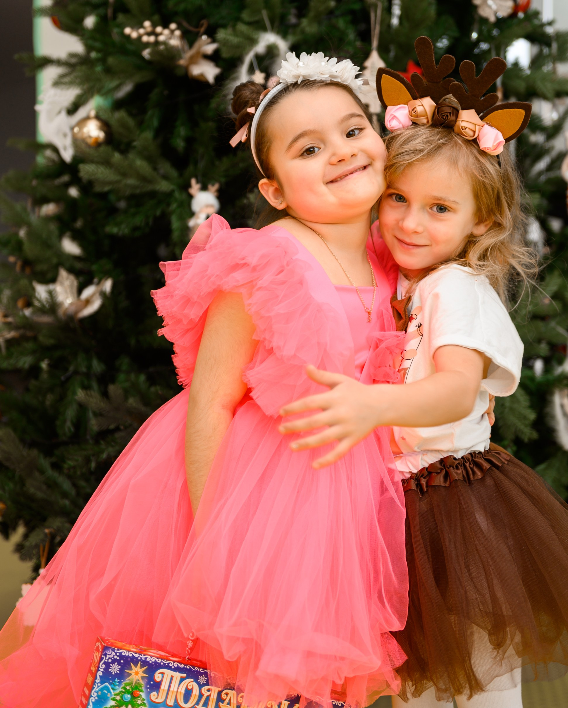 Елка 2025 в детском саду Мишка клуб. Свадебный и семейный фотограф София Невская