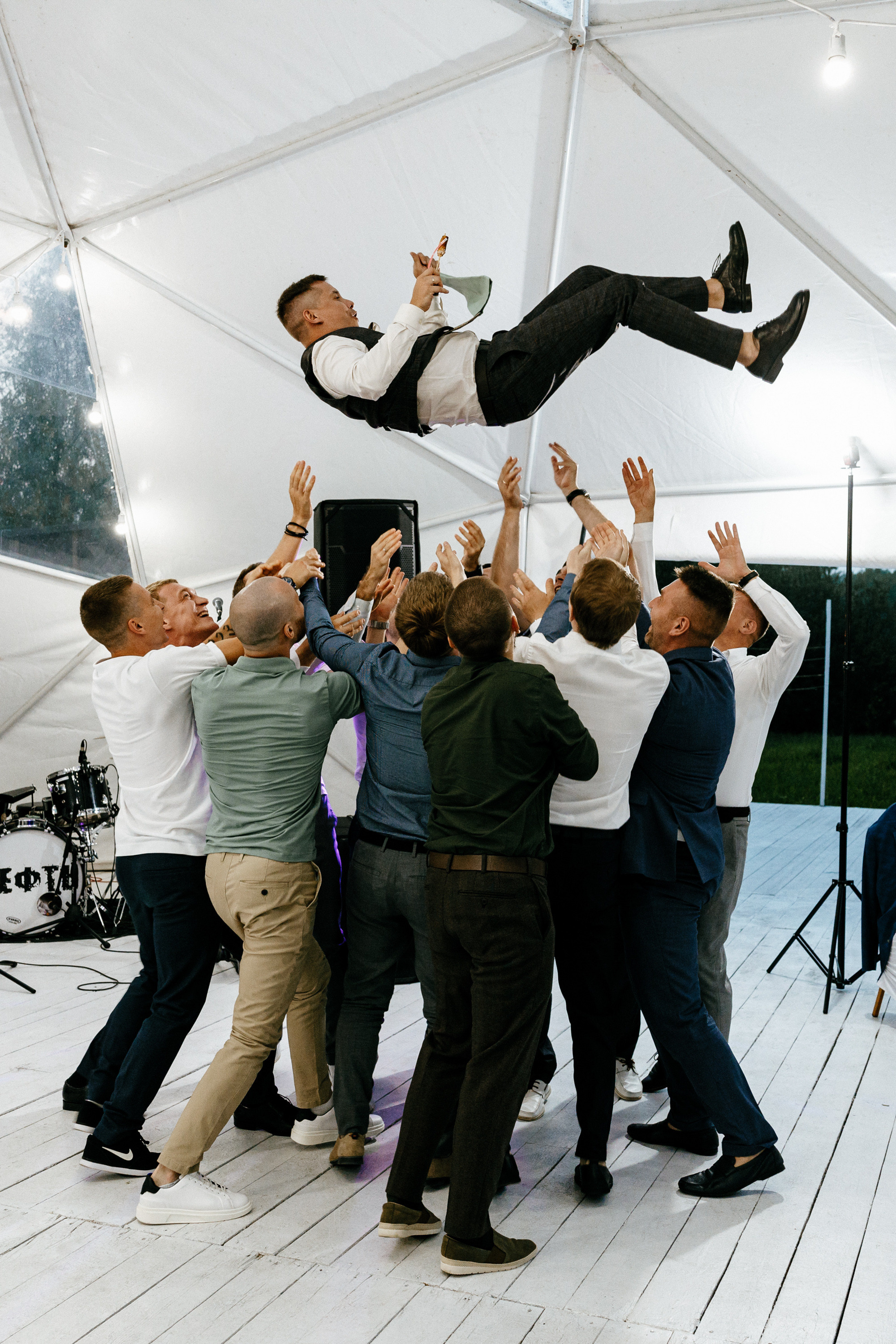 Дина и Антон. Шатер Яженю. Свадебный фотограф Балчугова Мария Екатеринбург