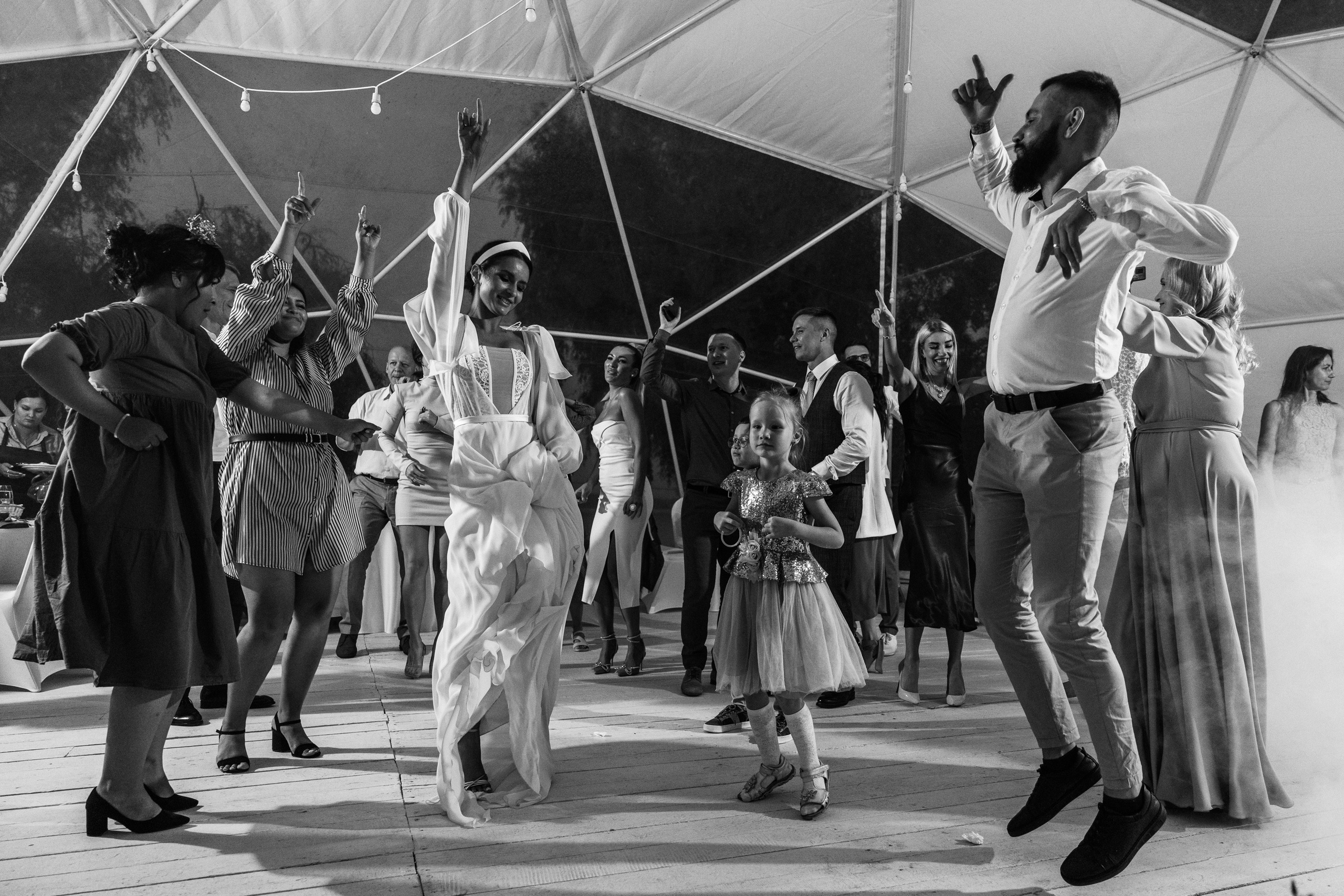 Дина и Антон. Шатер Яженю. Свадебный фотограф Балчугова Мария Екатеринбург