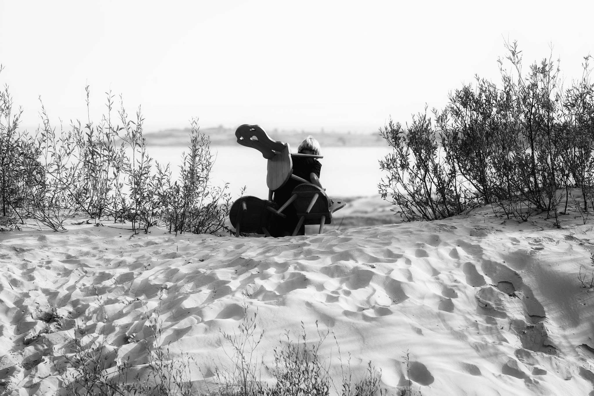 ОДИН СТУЛ, МНОГО СТУЛЬЕВ. Художественная группа «Нежные Бабы»