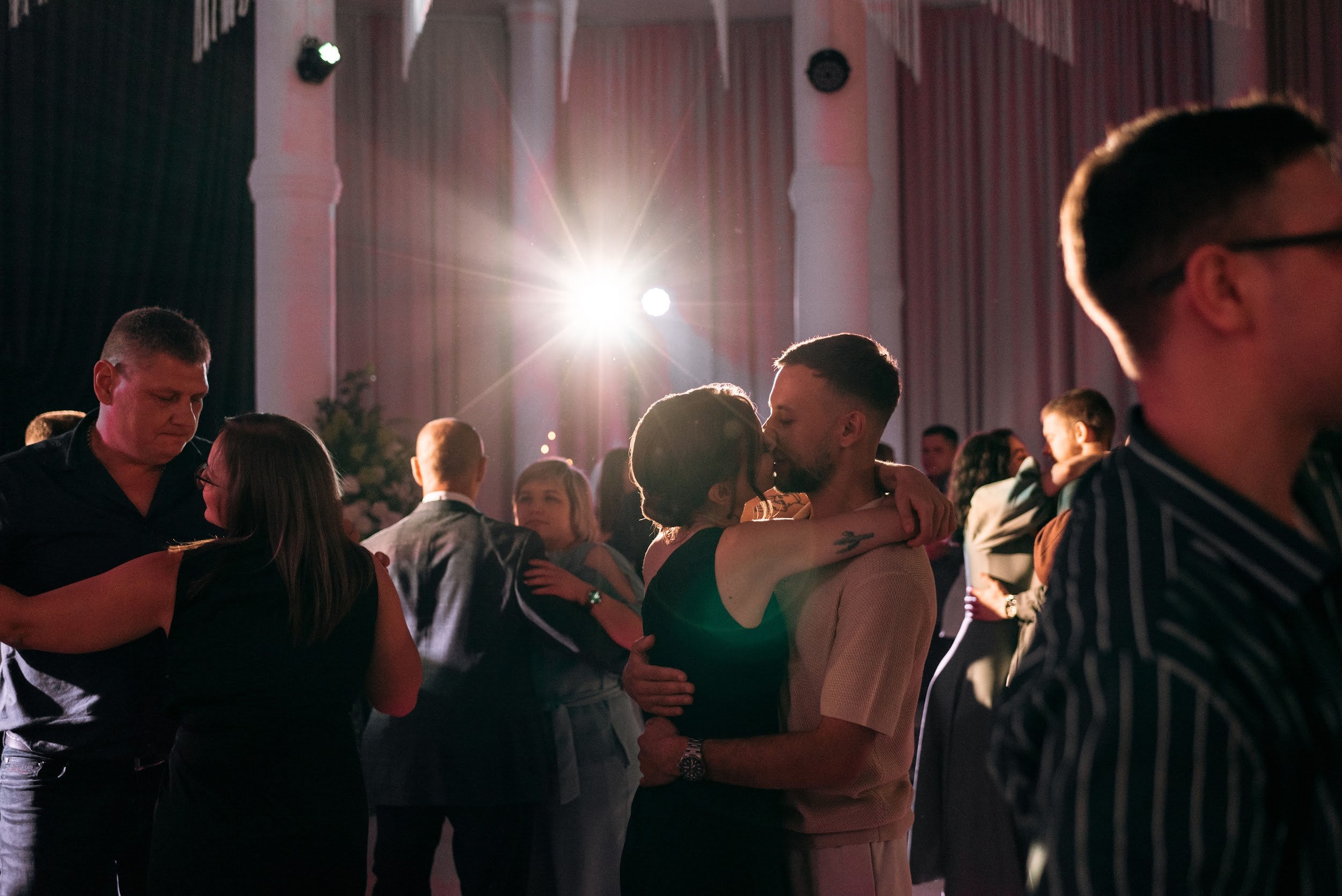 Ты — не просто друг: романтическая история нашей дружбы. Организация свадеб тюмень