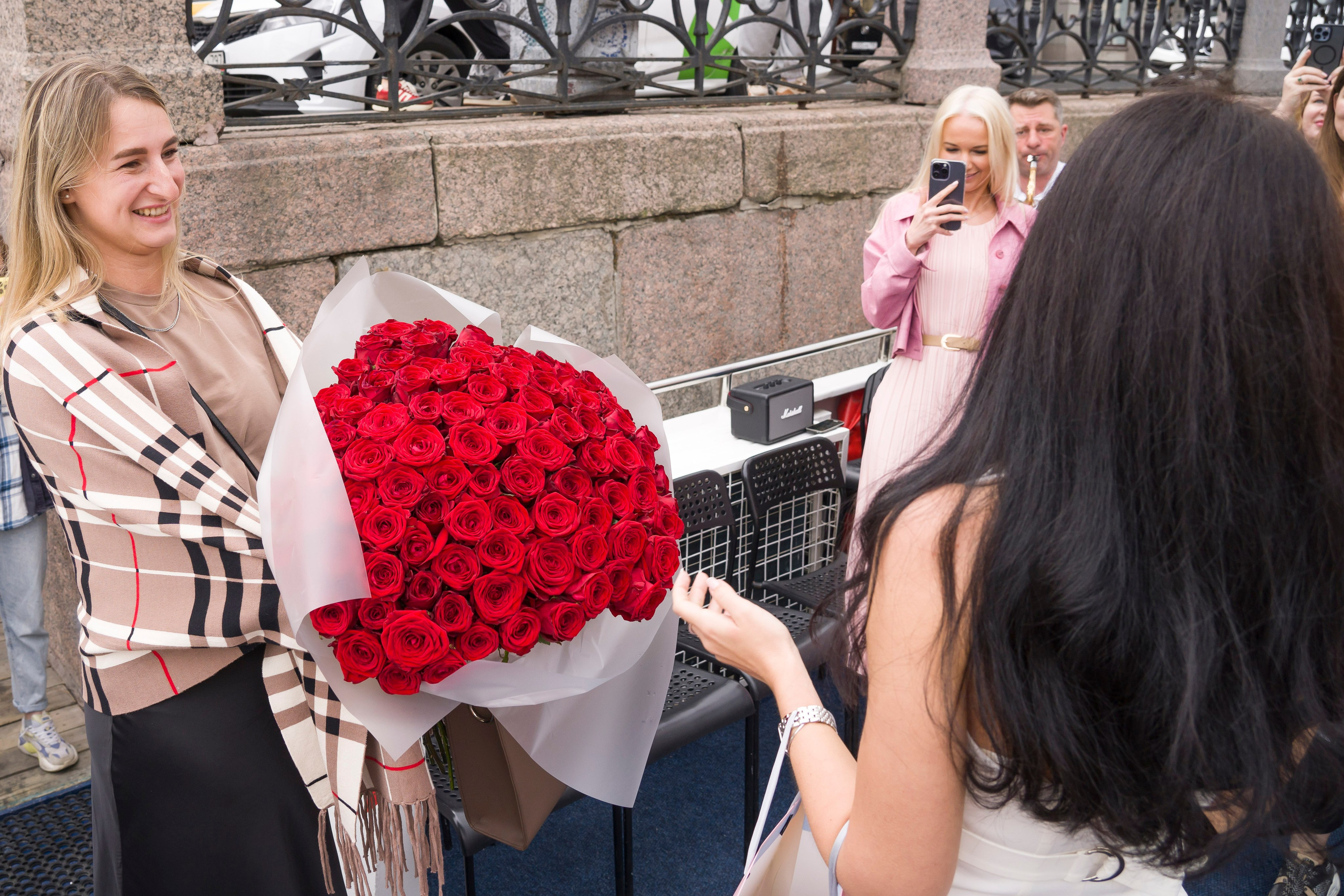 На теплоходе праздник. Фотограф в Санкт-Петербурге. Репортажная и все съёмки для бизнеса