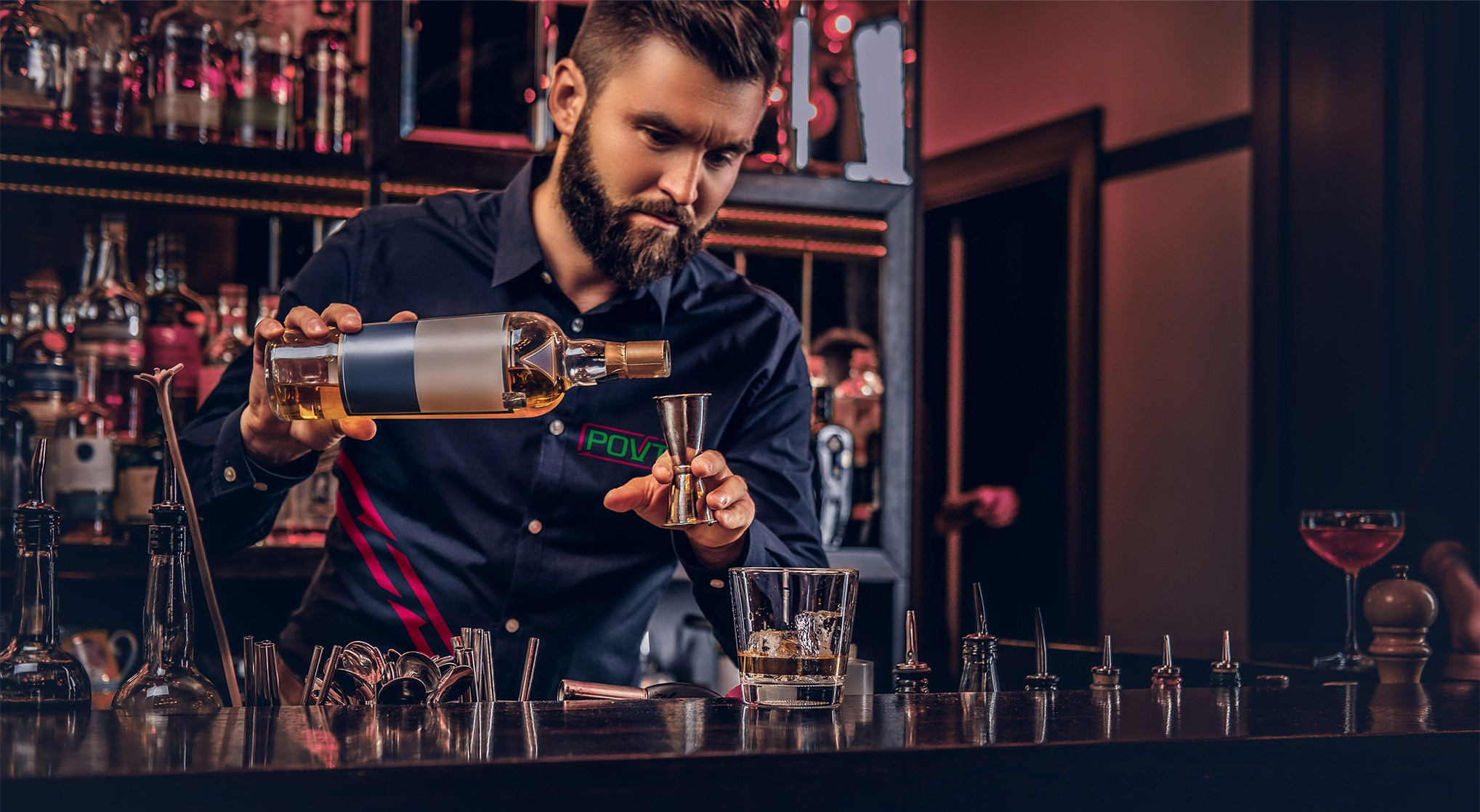 POVTORI. Графический дизайнер Роман Грек