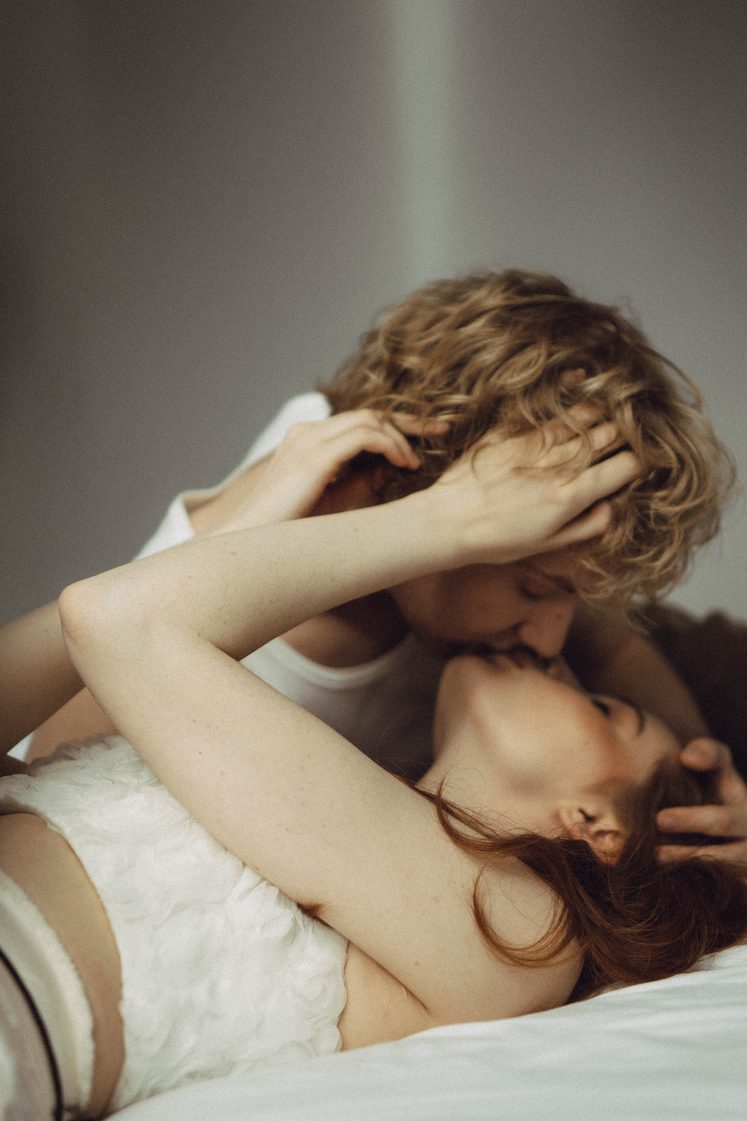 СВАДЕБНАЯ СЬЕМКА В ОТЕЛЕ. СБОРЫ ЖЕНИХА И НЕВЕСТЫ И ТАКЖЕ ТОР И ПОДГОТОВКА К ПРОГУЛКЕ. Профессиональный фотограф, Санкт-Петербург — Виктория Богомолова