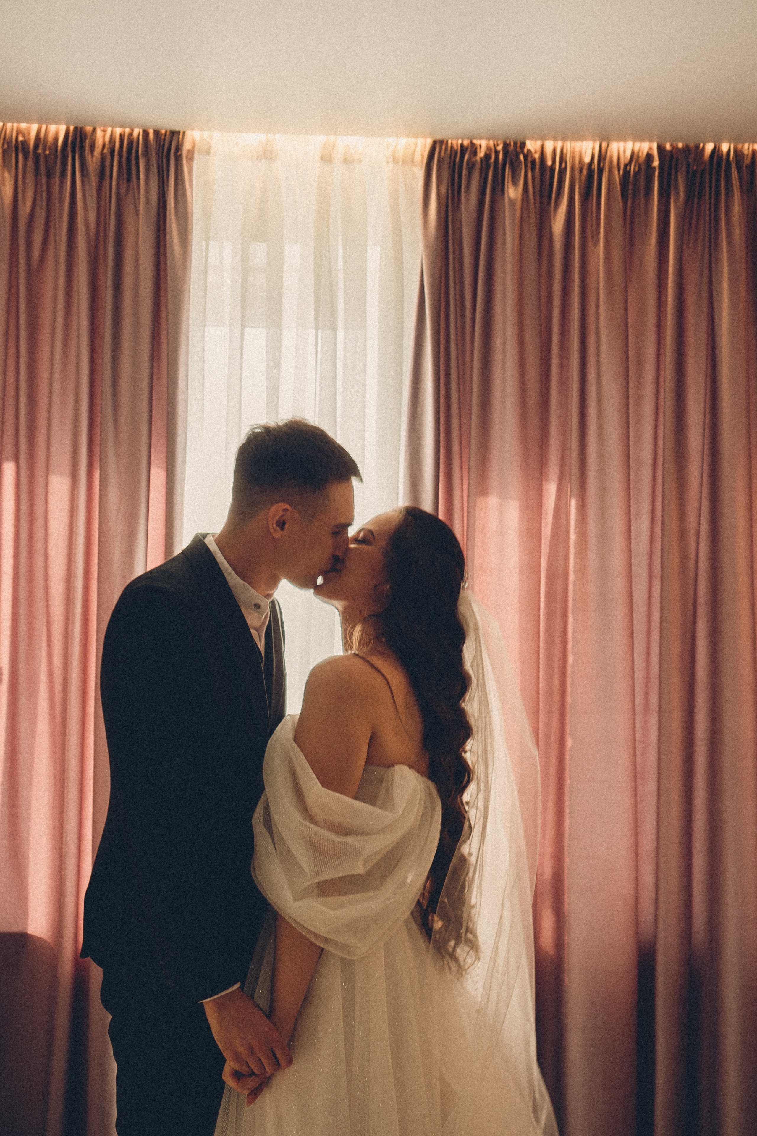 СВАДЕБНАЯ СЬЕМК В ПАРКЕ 300-ЛЕТИЯ. Профессиональный фотограф, Санкт-Петербург — Виктория Богомолова