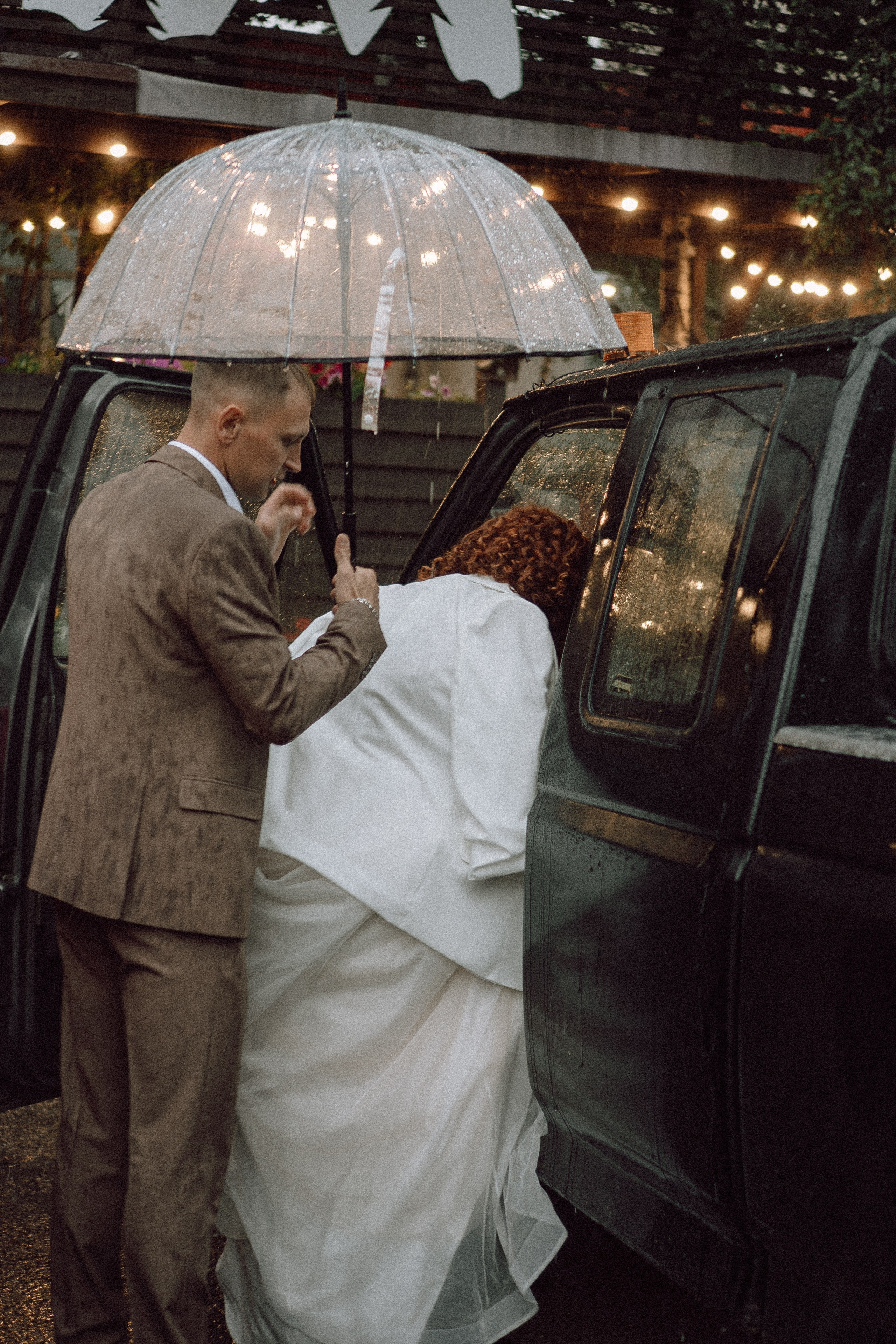 СВАДЕБНАЯ ФОТОСЕССИИЯ ПАРЫ В ГОРОДЕ ПРИОЗЕРСК В СОСНОВОМ ЛЕСУ И С ПИКАПОМ. Профессиональный фотограф, Санкт-Петербург — Виктория Богомолова