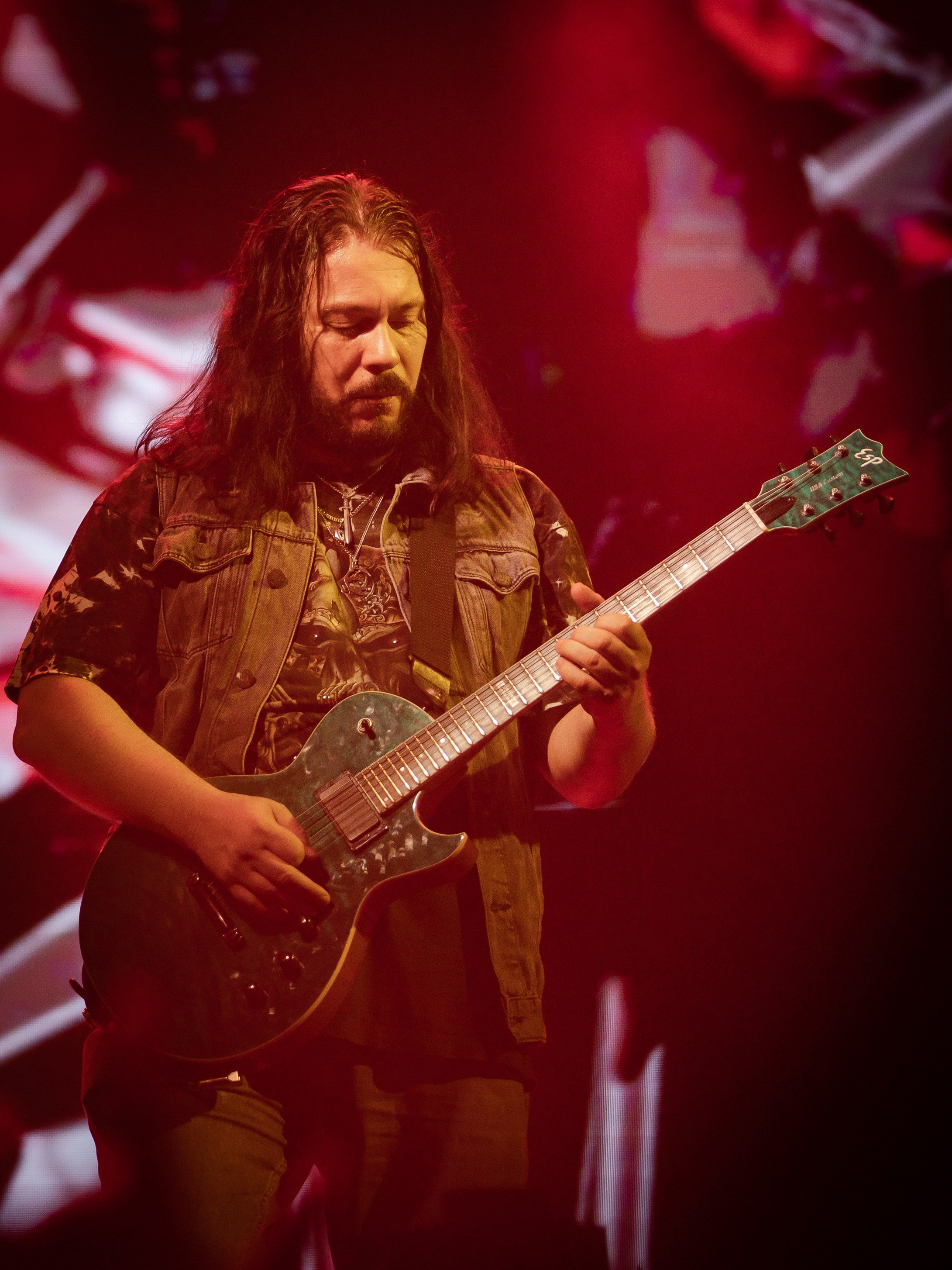 Эпидемия. Крылья Сахалина. Фотограф. г. Южно-Сахалинск. Олег Толстов