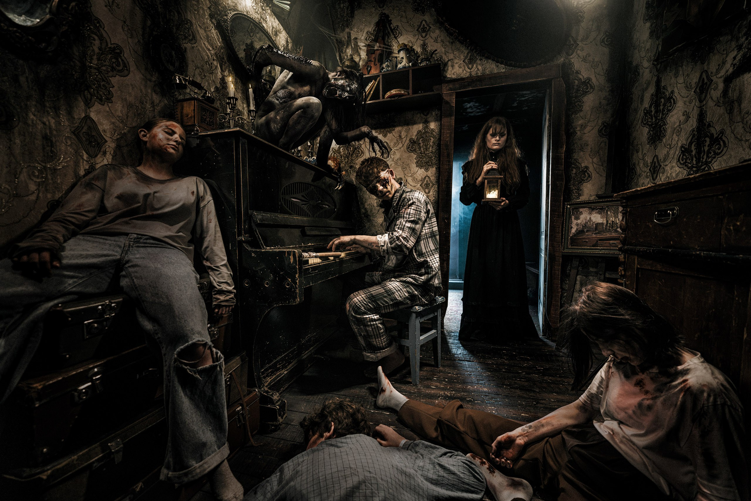 Фотосъёмка для хоррор и экшен квеста. Рекламный фотограф в Москве Алексей Тверяков