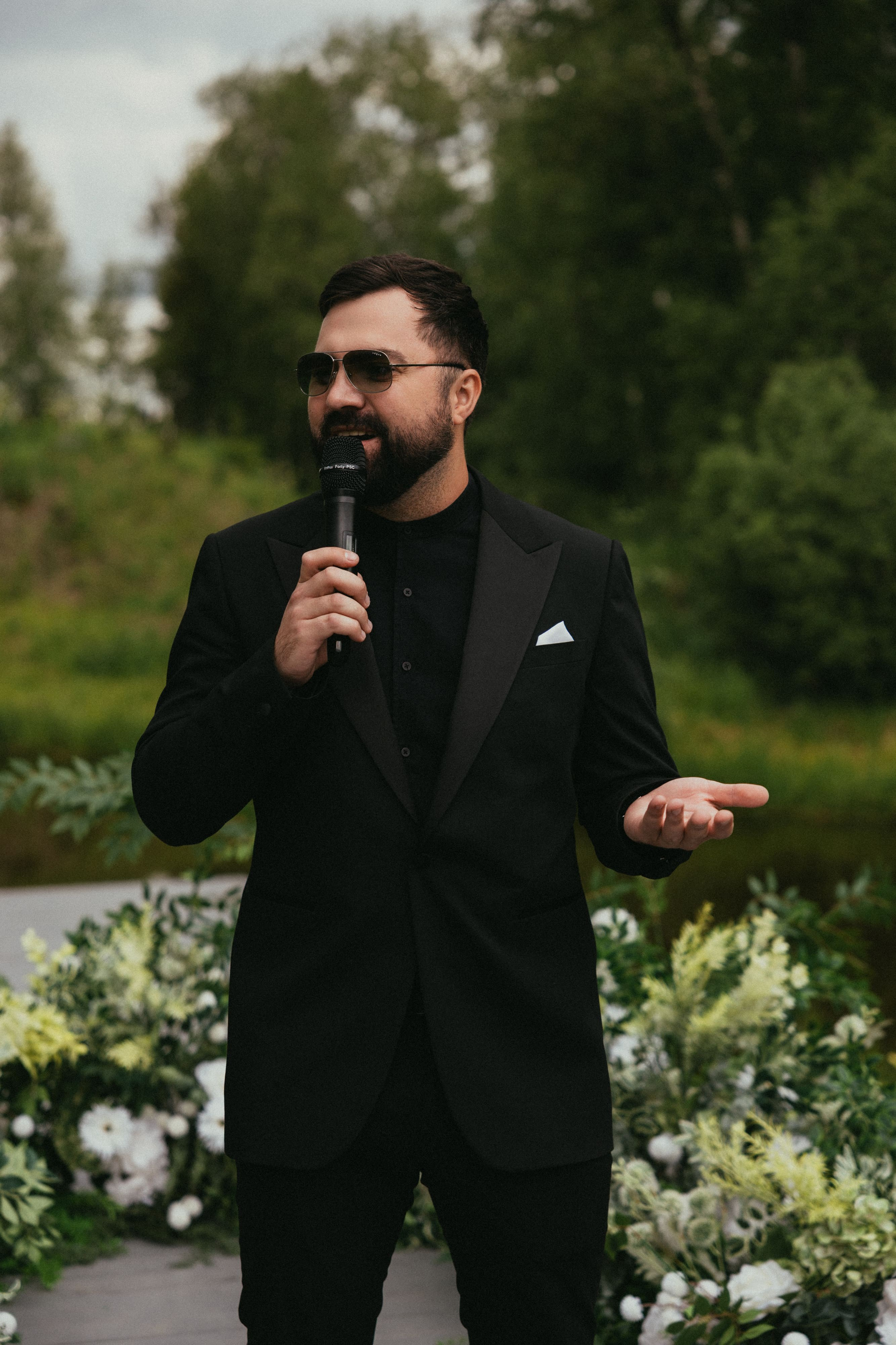 Ведущий Сурай. Подрядчики и друзья сети свадебных площадок House for wedding