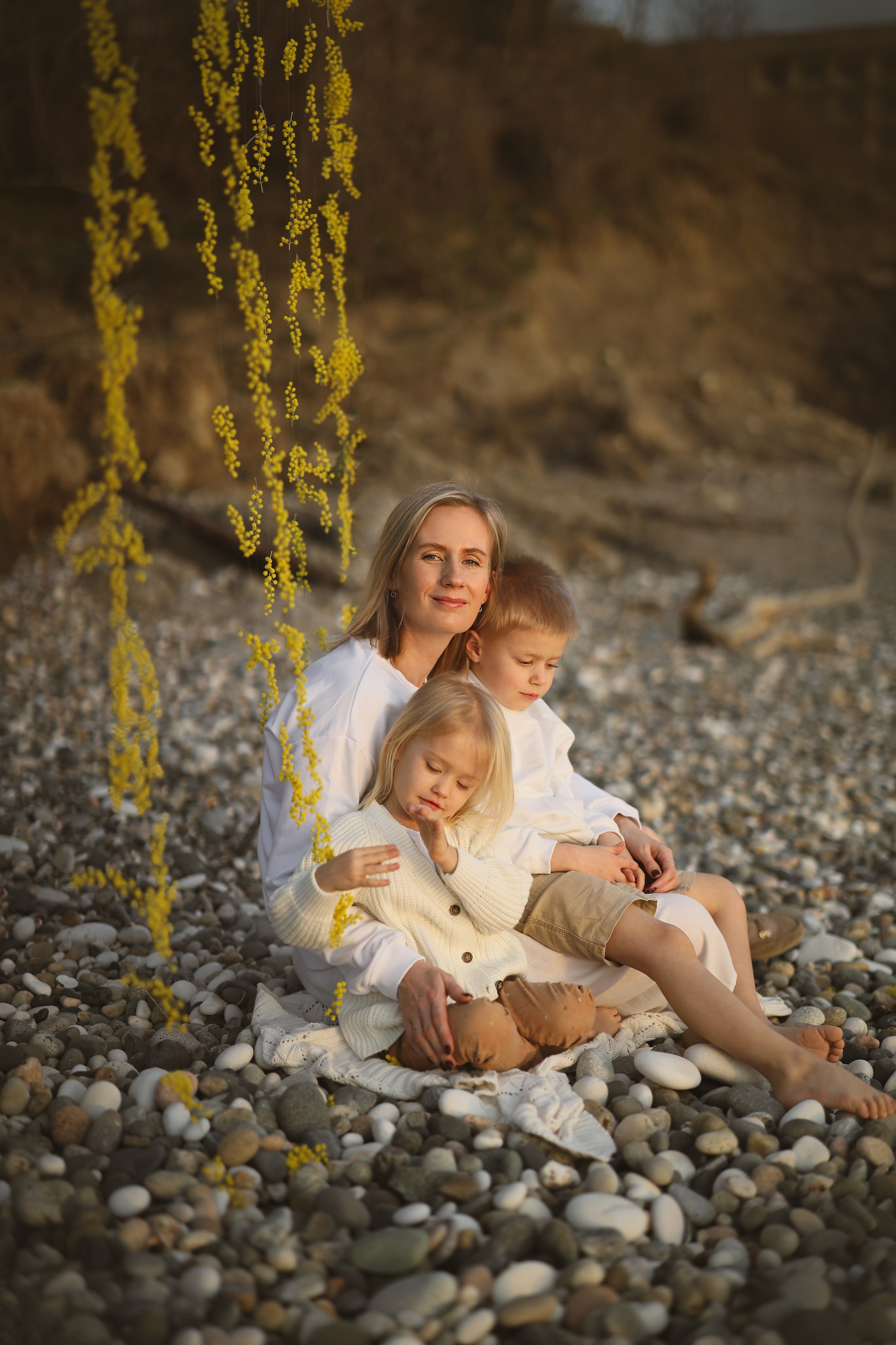 Семейная фотосессия на пляже в Абхазии. Свадебный и семейный фотограф в Абхазии Жанна Соснина