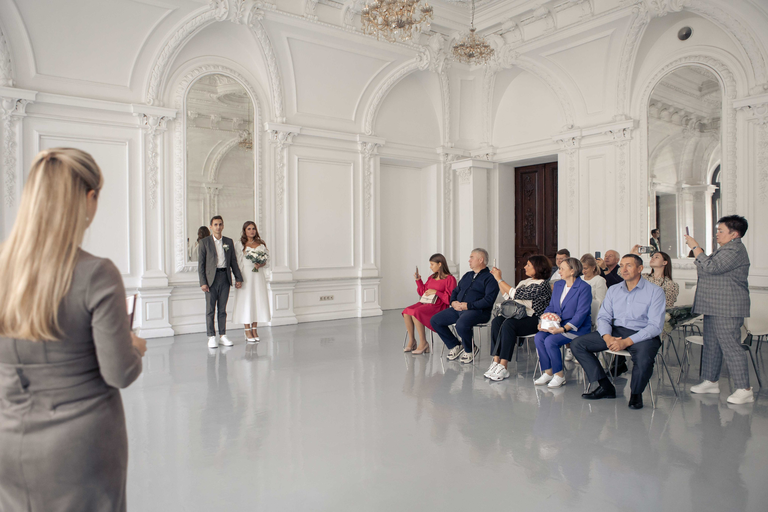 Свадебная фотосессия в Москве в отеле. Фотограф Валерия Горбунова Подольск Бутово Видное Щербинка