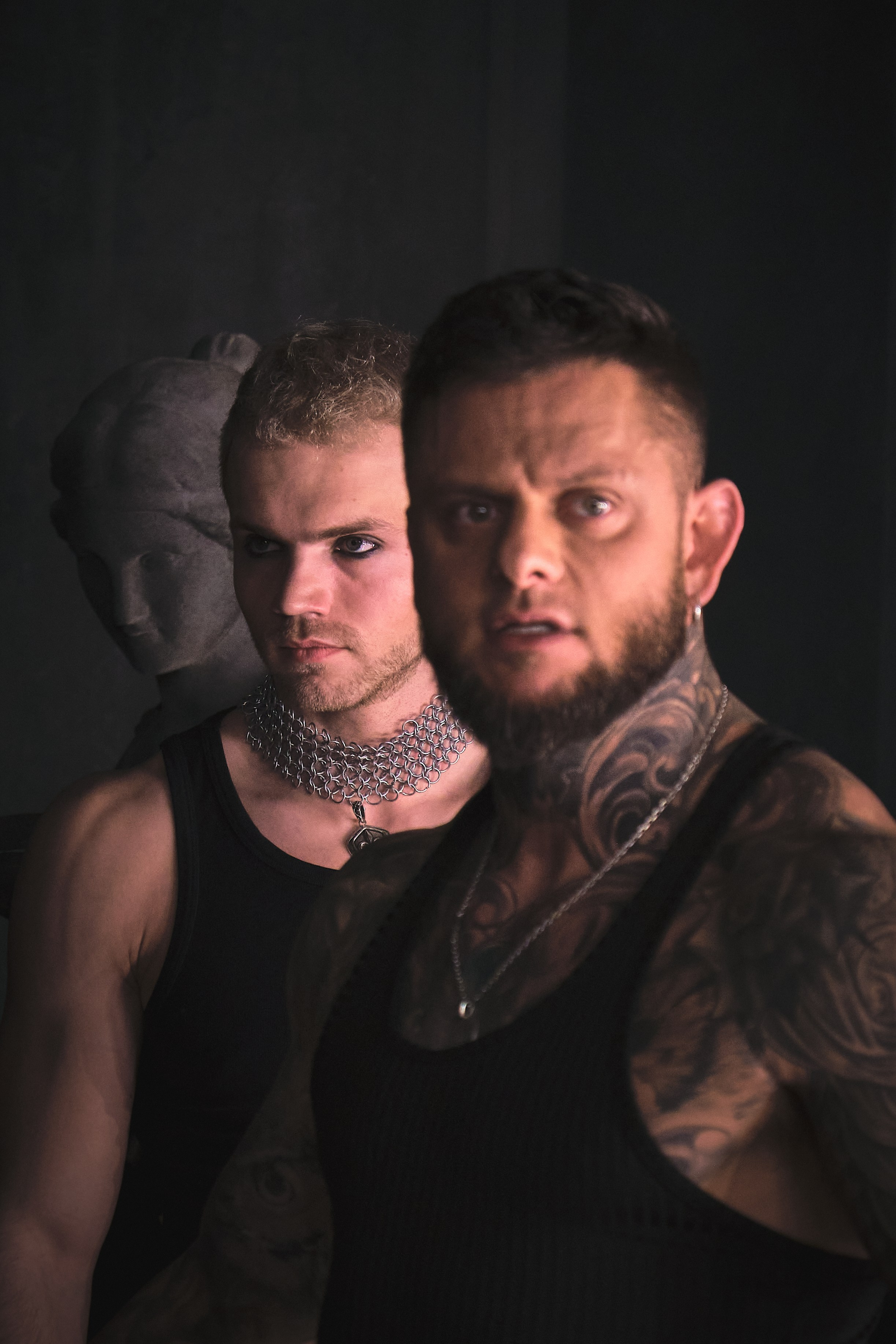 Я  фотограф. Работаю в городе Москва,