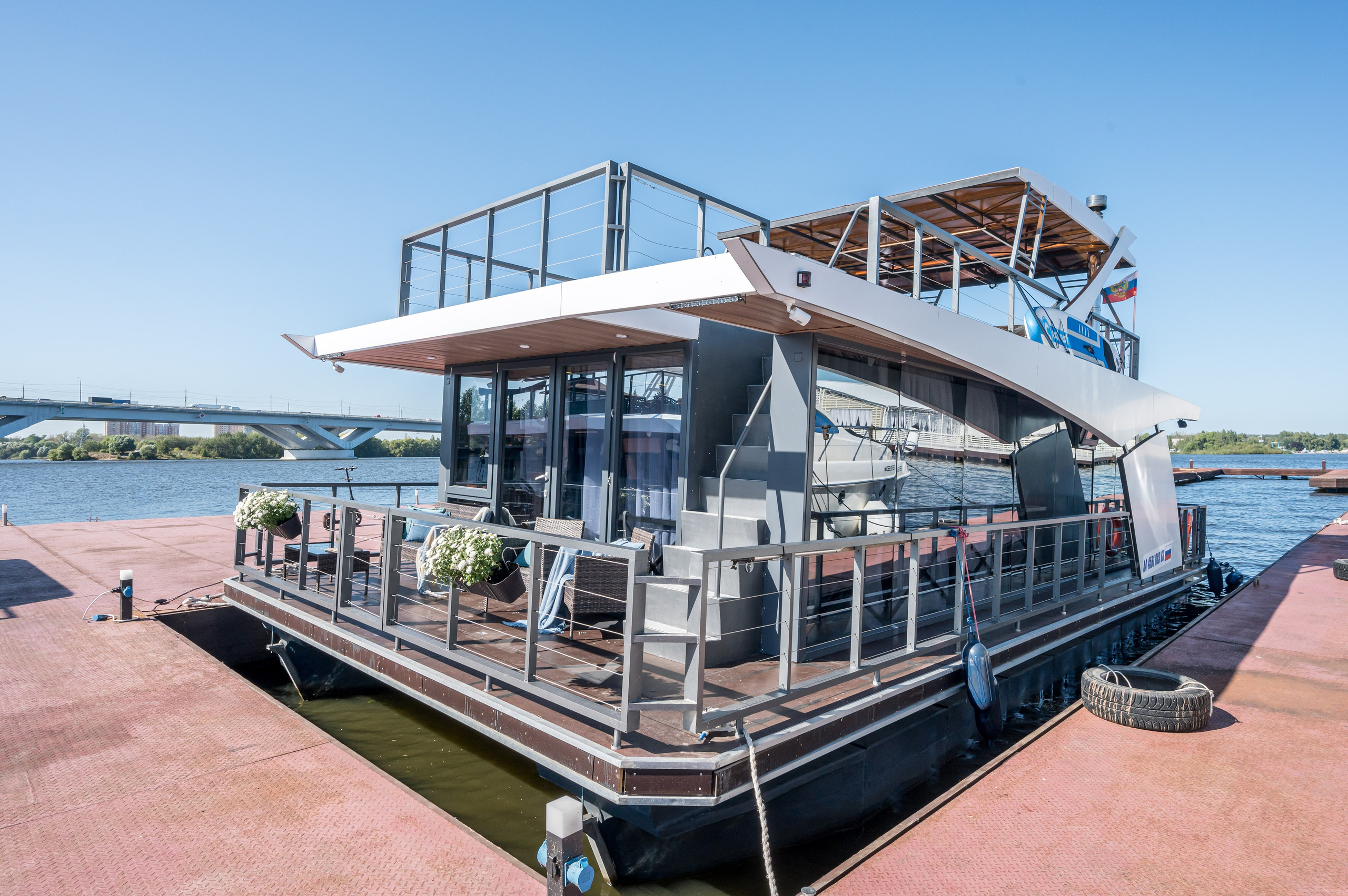 Хаусботы для вечеринок и бизнес-встреч. Интерьерный Фотограф Москва Криста FLY Труфанова