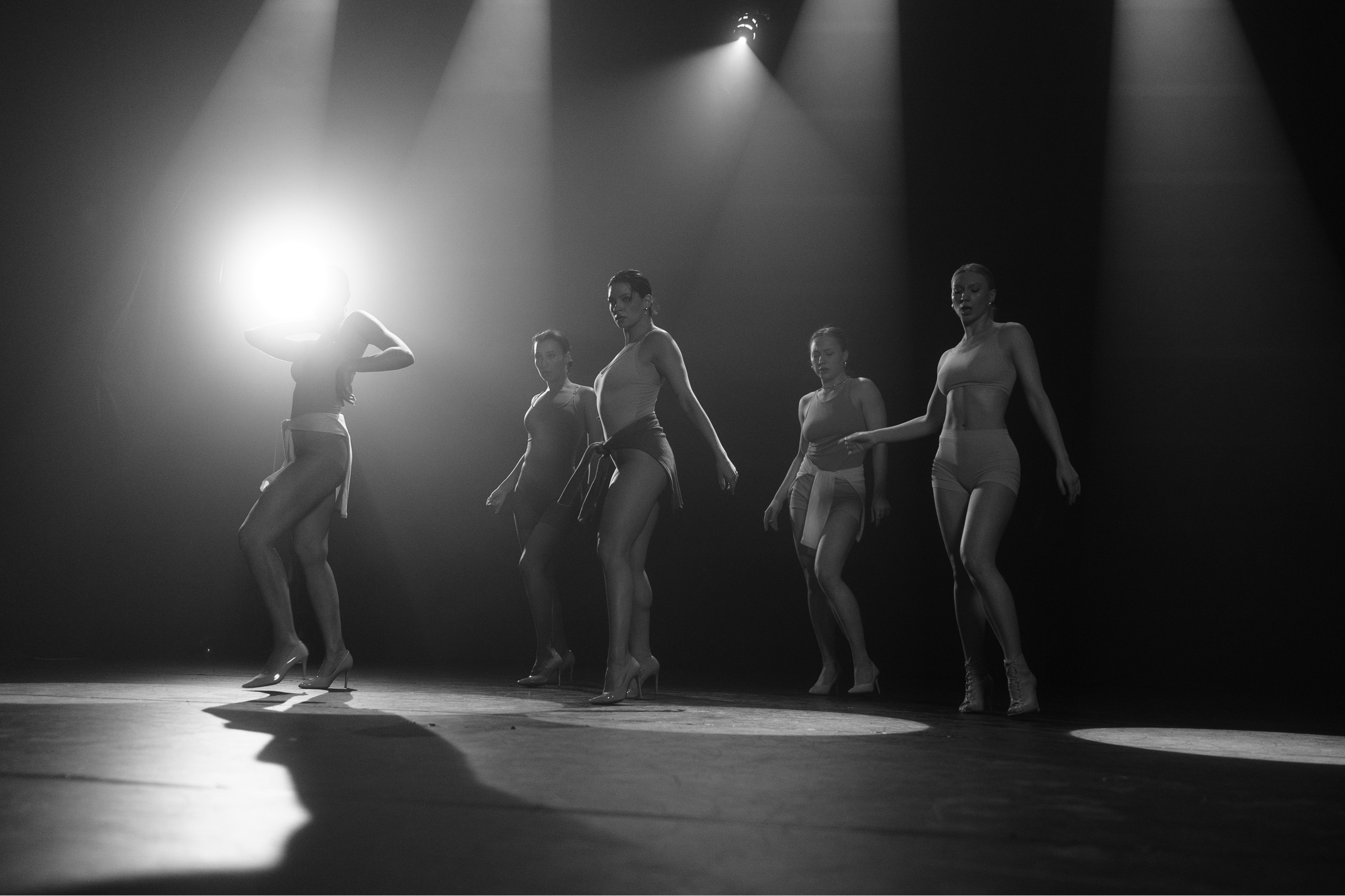 Reportage photography of dancers in the movie pavilion