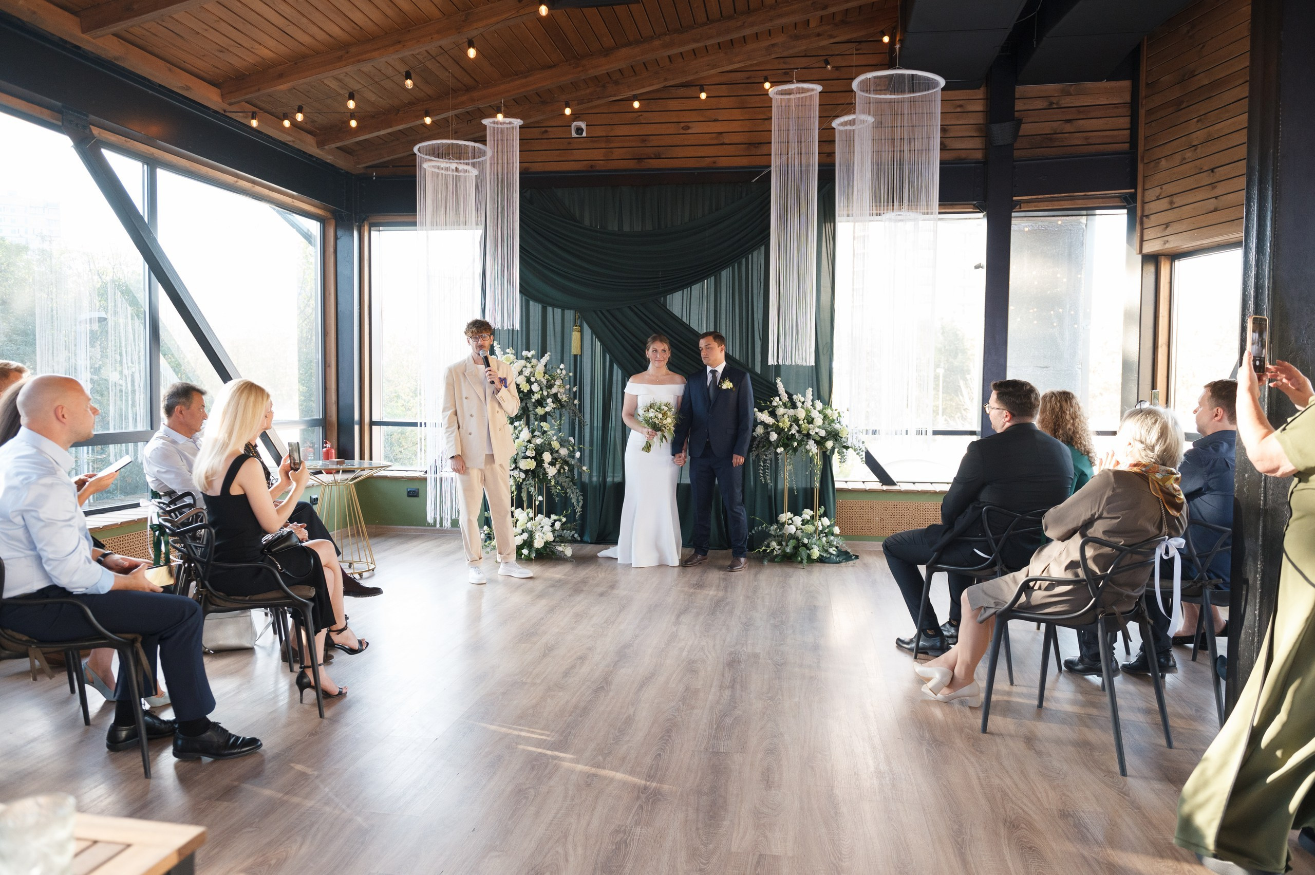 Свадьба в ресторане Берег в Москве. Праздничное агентство ПИОН