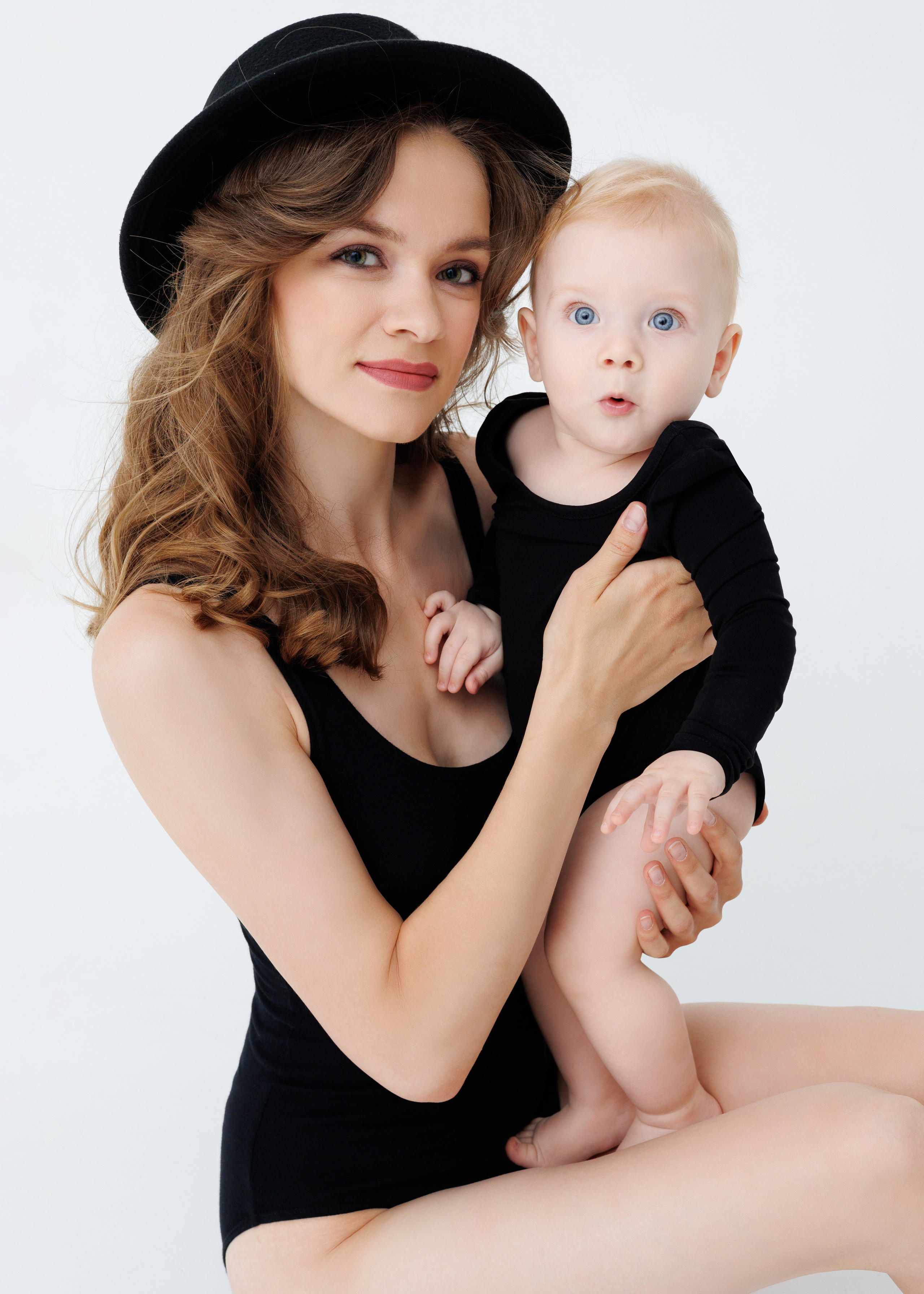 Комплект боди . Взрослый размер 44 - 48 . Детский - на рост 92 см.