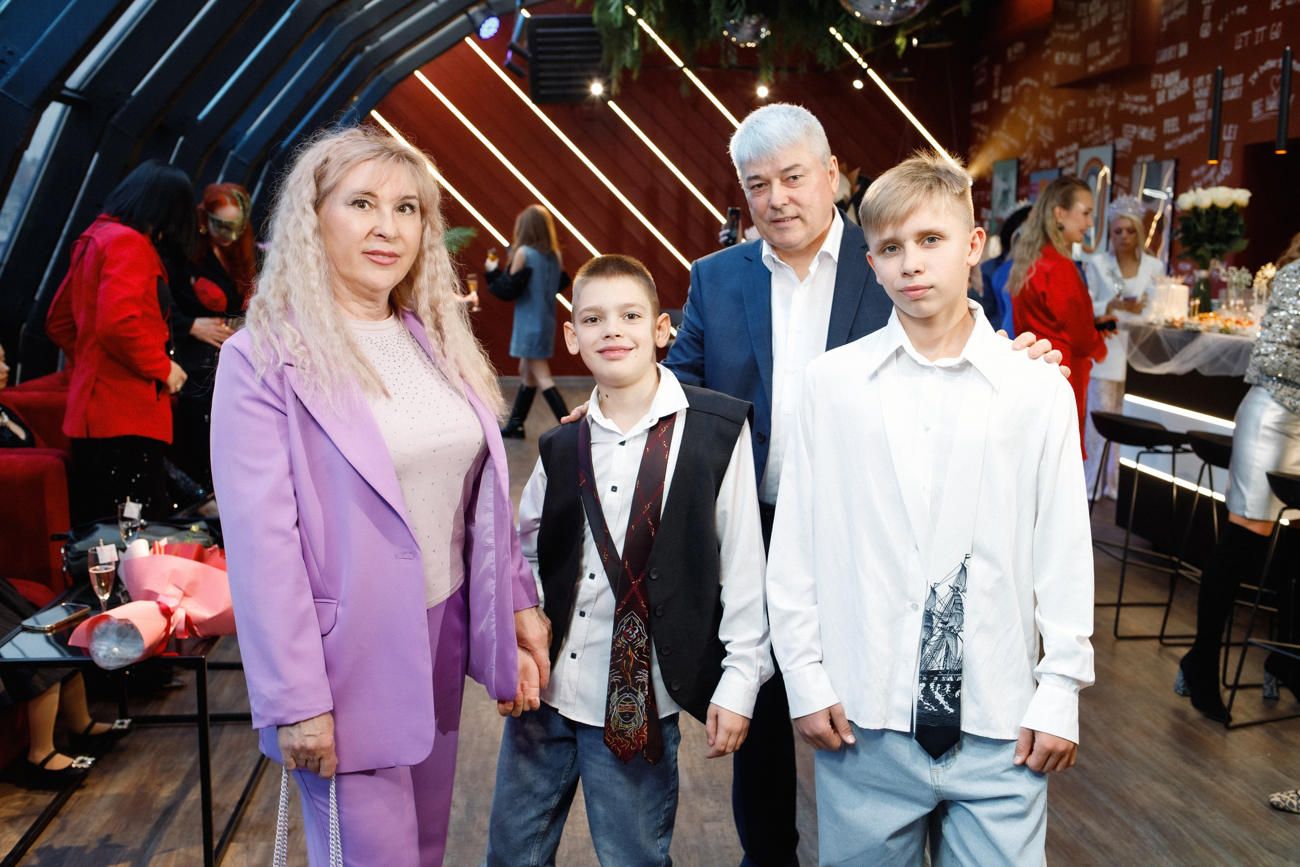 QUEEN KHV [12 ЛЕТ]. СВОИ. ФОТООТЧЕТЫ-СОБЫТИЯ-МЕСТА