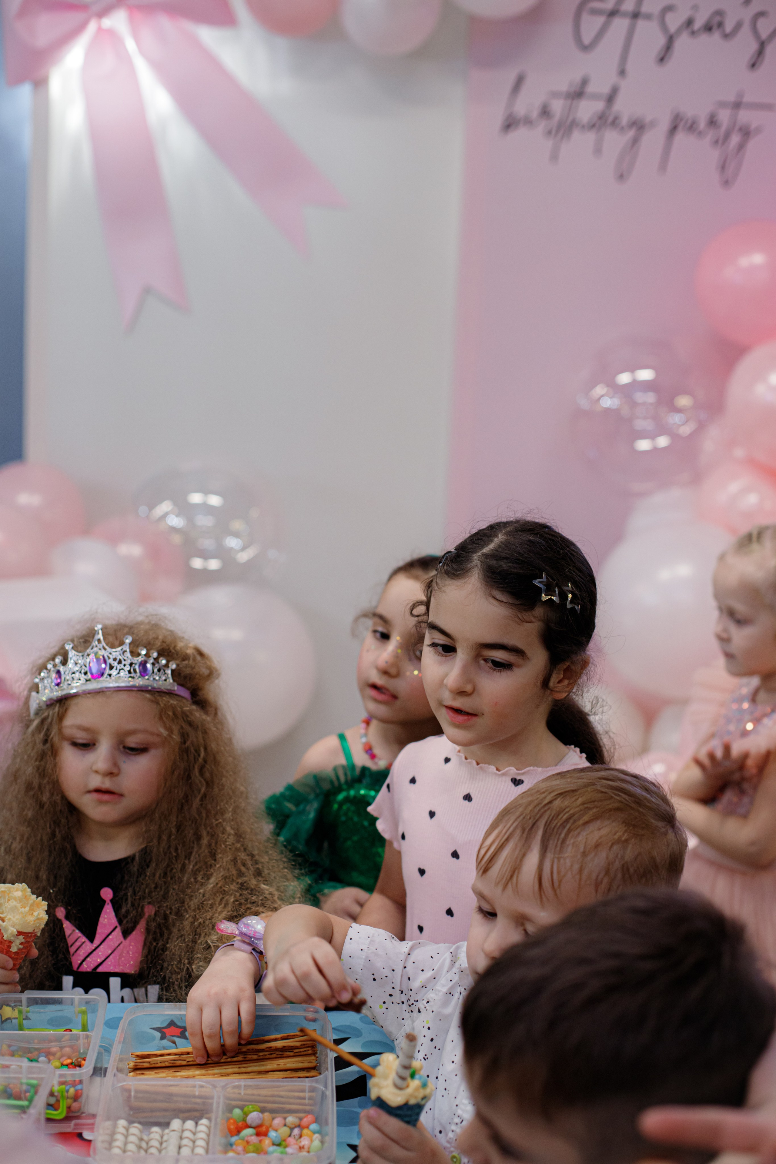 ASIA'S BIRTHDAY PARTY. Photokarish