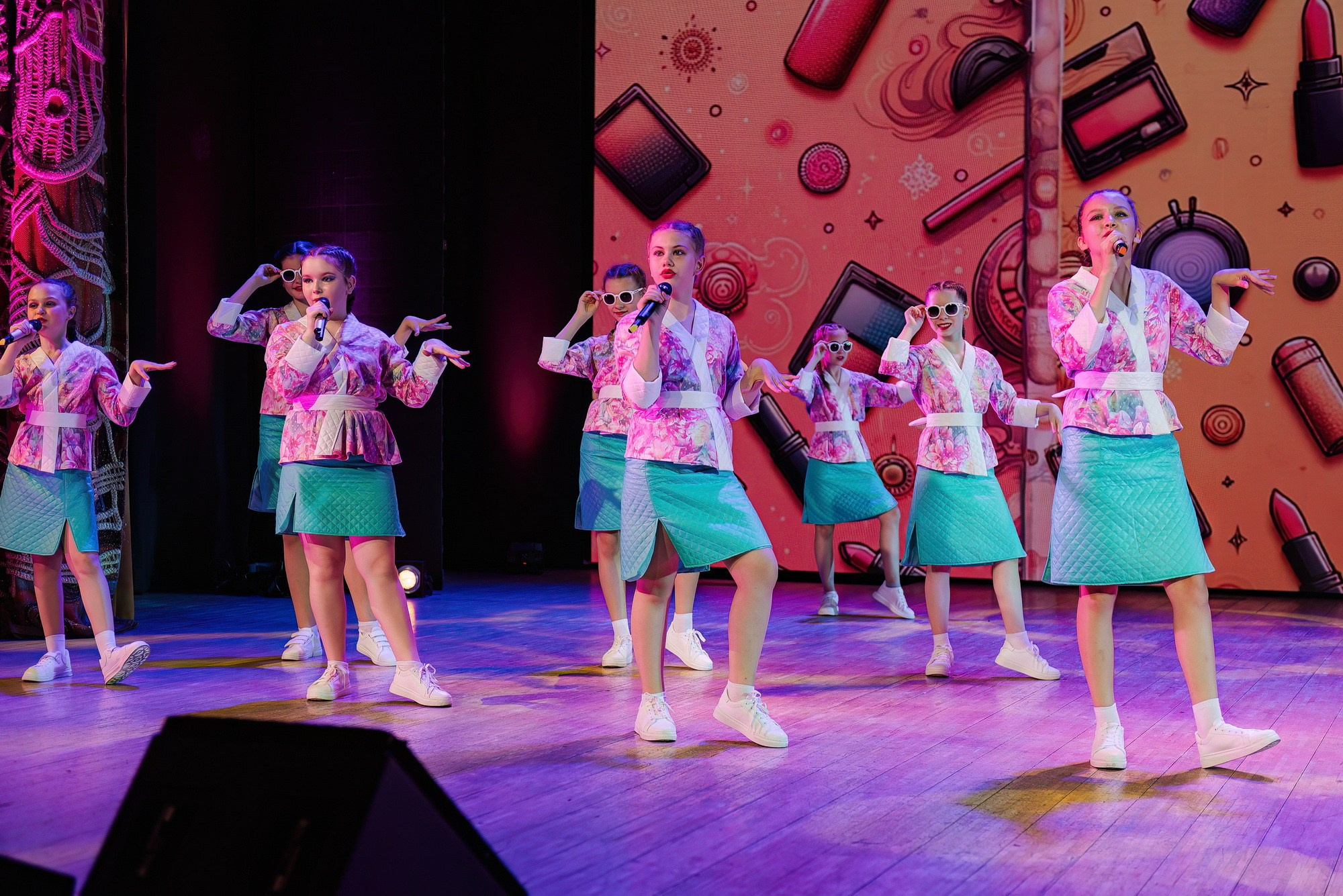 Отчетный концерт Образцового коллектива Алтая театра эстрадной песни «Созвездие». Свадебный и репортажный фотограф Никита Сницарев в Барнауле