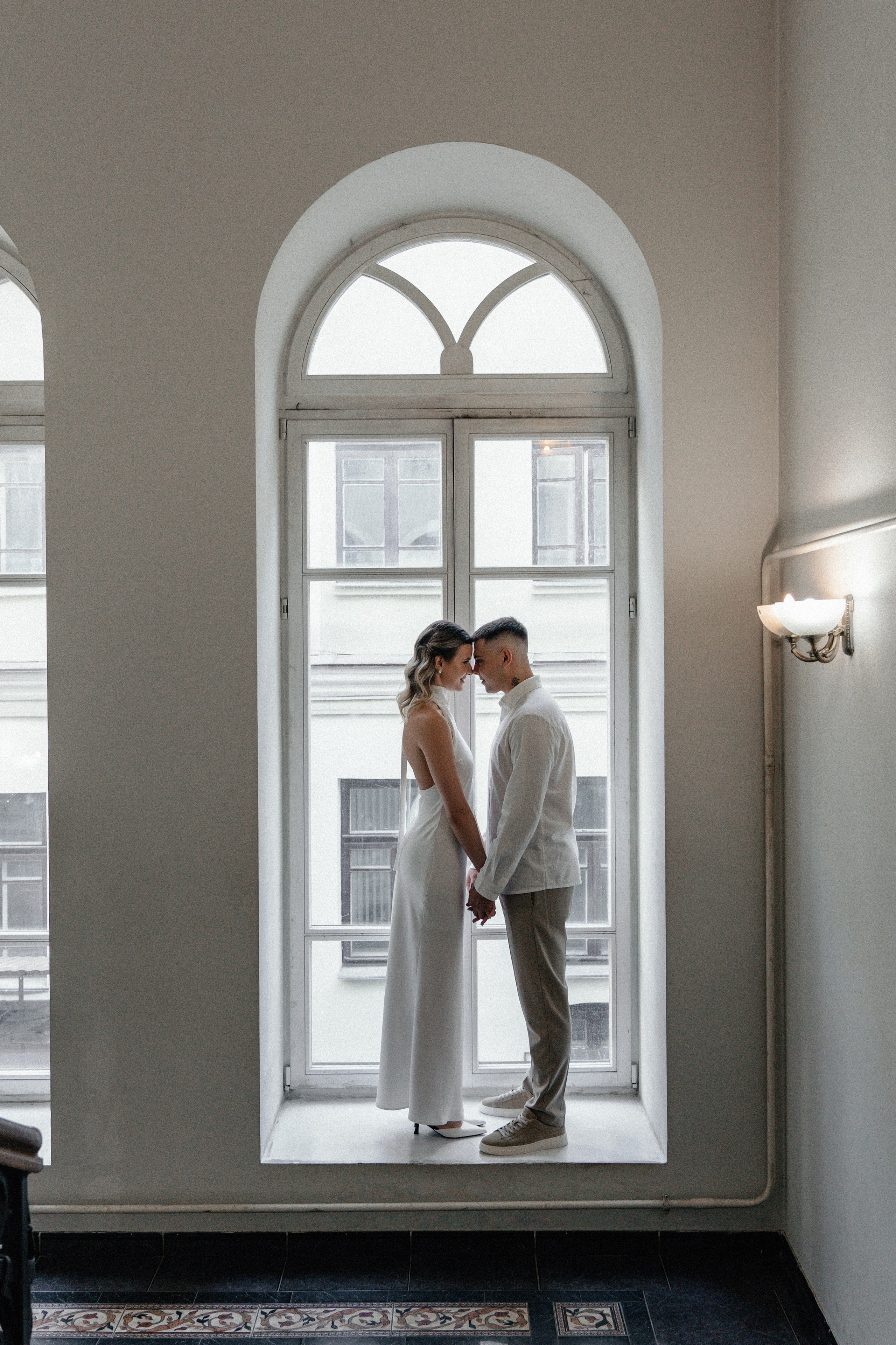 Любовь в одном знаменитом подъезде Минска. Ваш семейный фотограф в Минске — Вика Трегубова