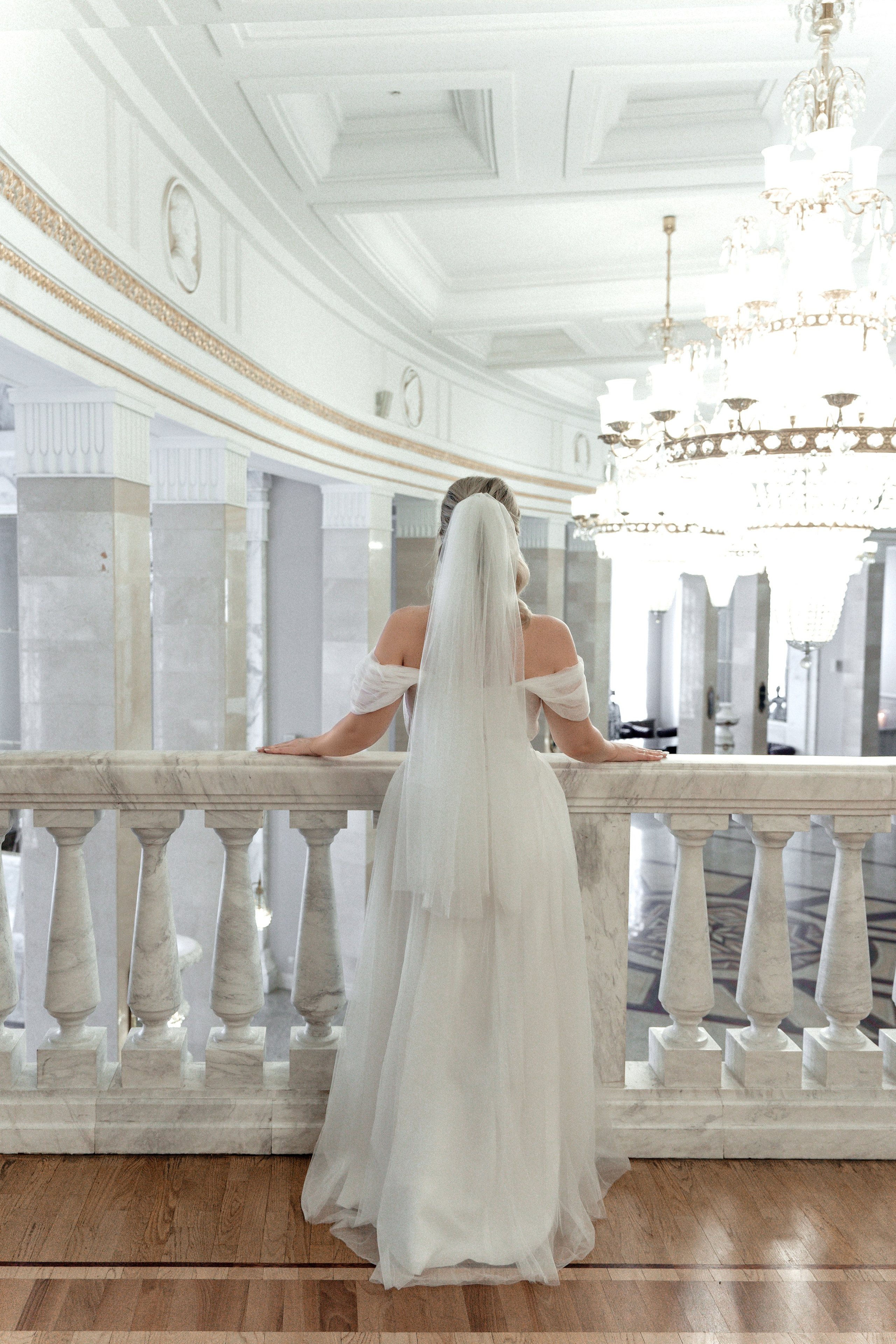 Фотосессия в театре: свадебные моменты. Ваш семейный фотограф в Минске — Вика Трегубова