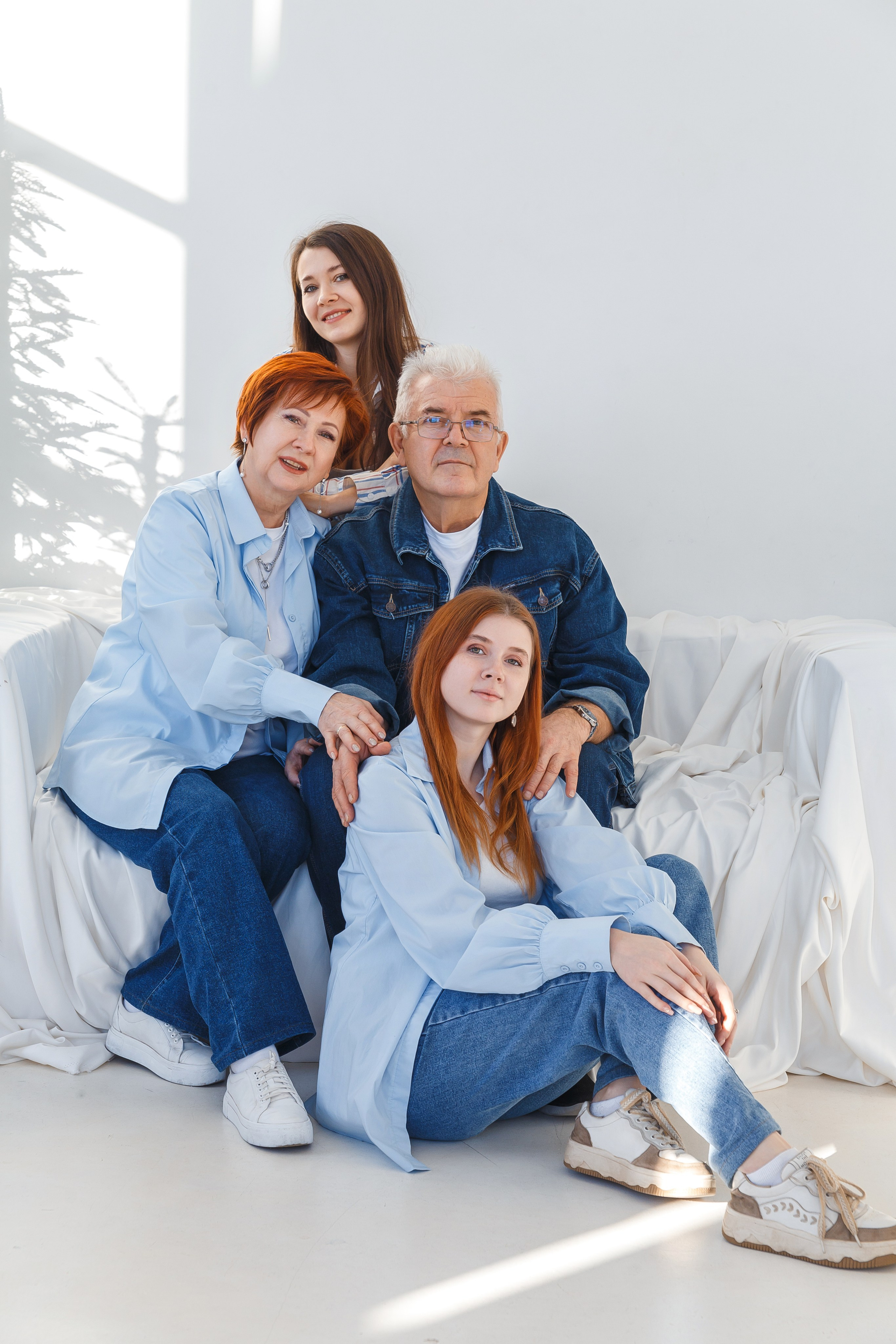 Рождественская встреча Синицыных в студии. Событийный фотограф Максим Бескоровайновнов