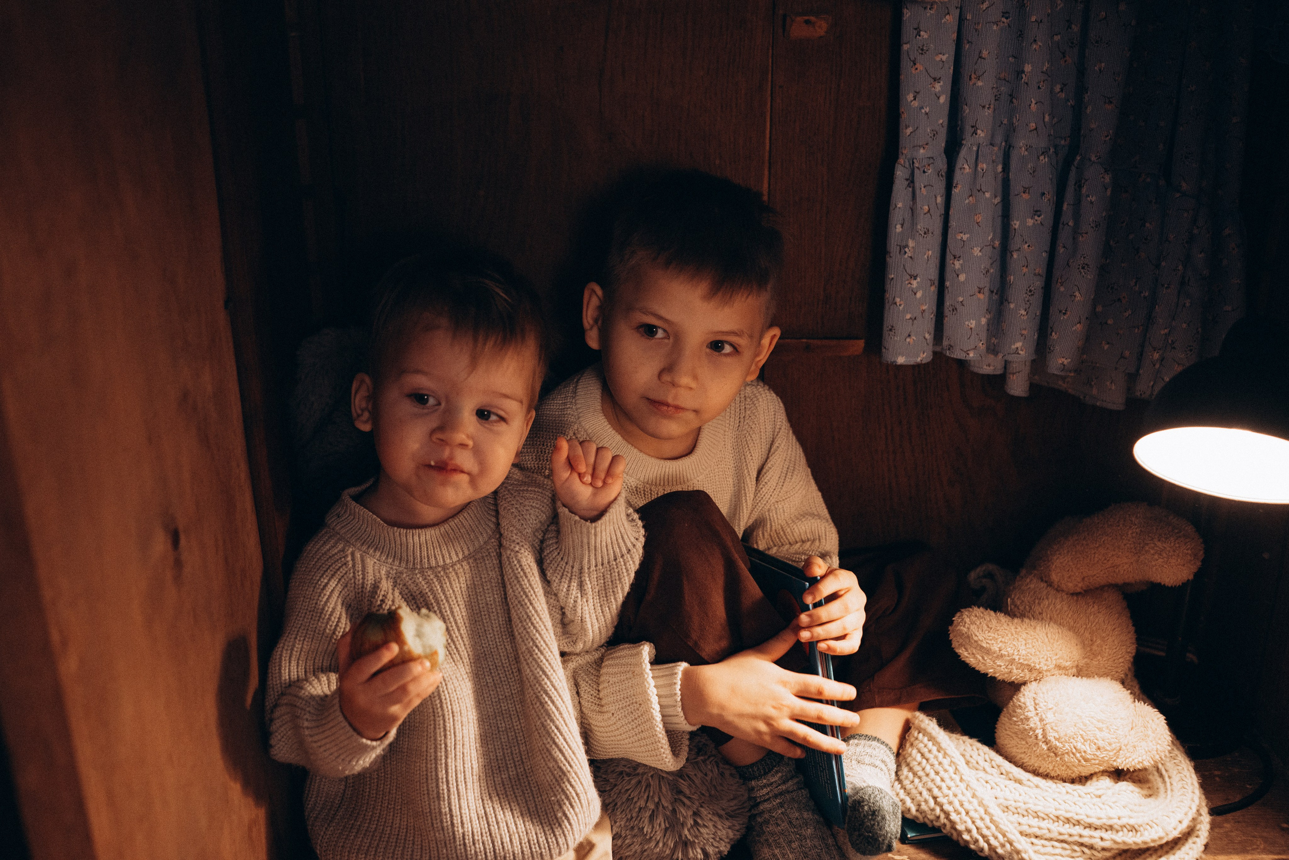 Яна и Ильсур, загородная Фотостудия. Фотограф Новорожденных в Москве. Семейные истории в стиле LIFE