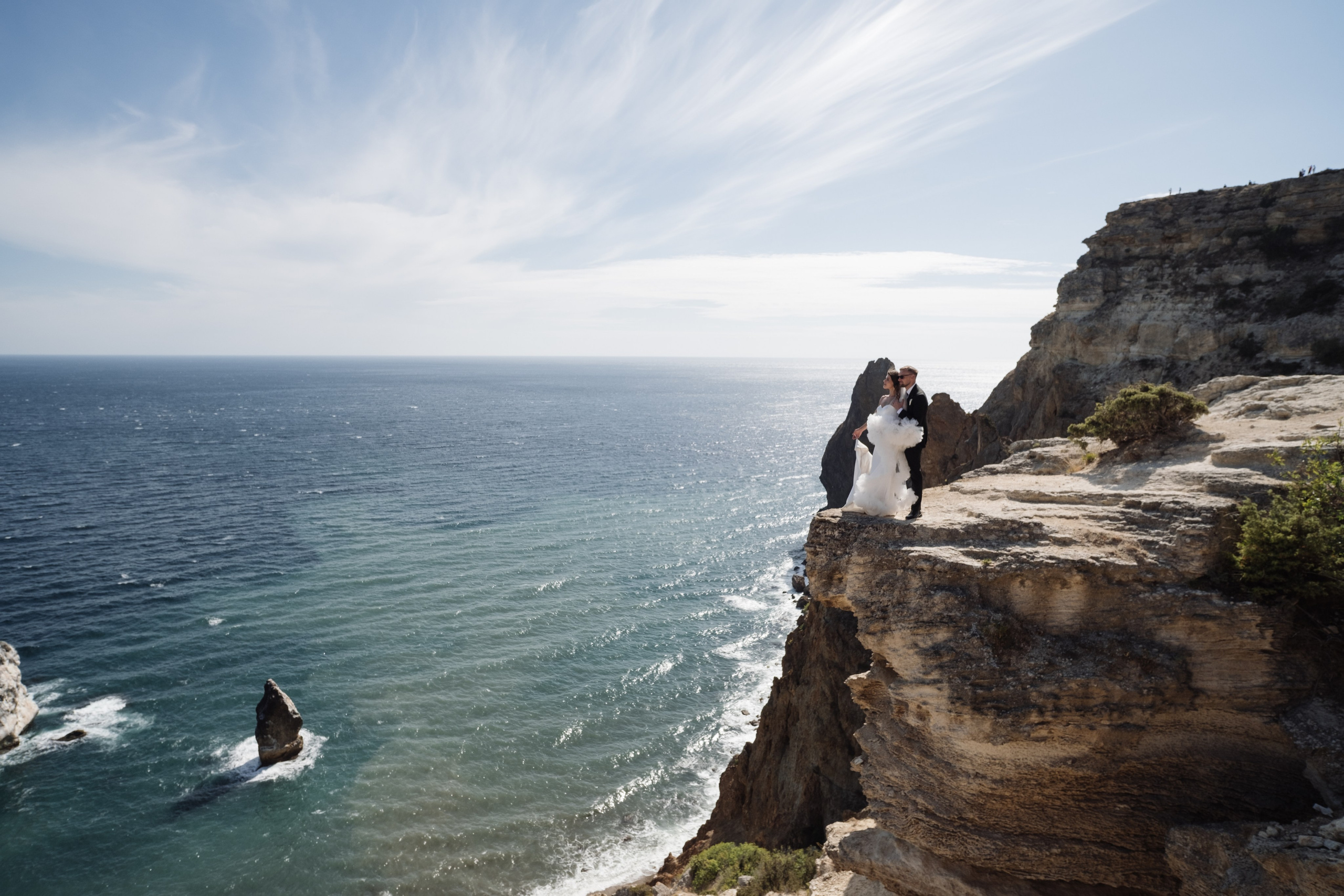 Дарья и Виктор в Балаклаве и на Фиоленте. Профессиональная фотосъемка в Крыму. Натуральные эмоции и живые кадры. Забронируйте дату прямо сейчас!