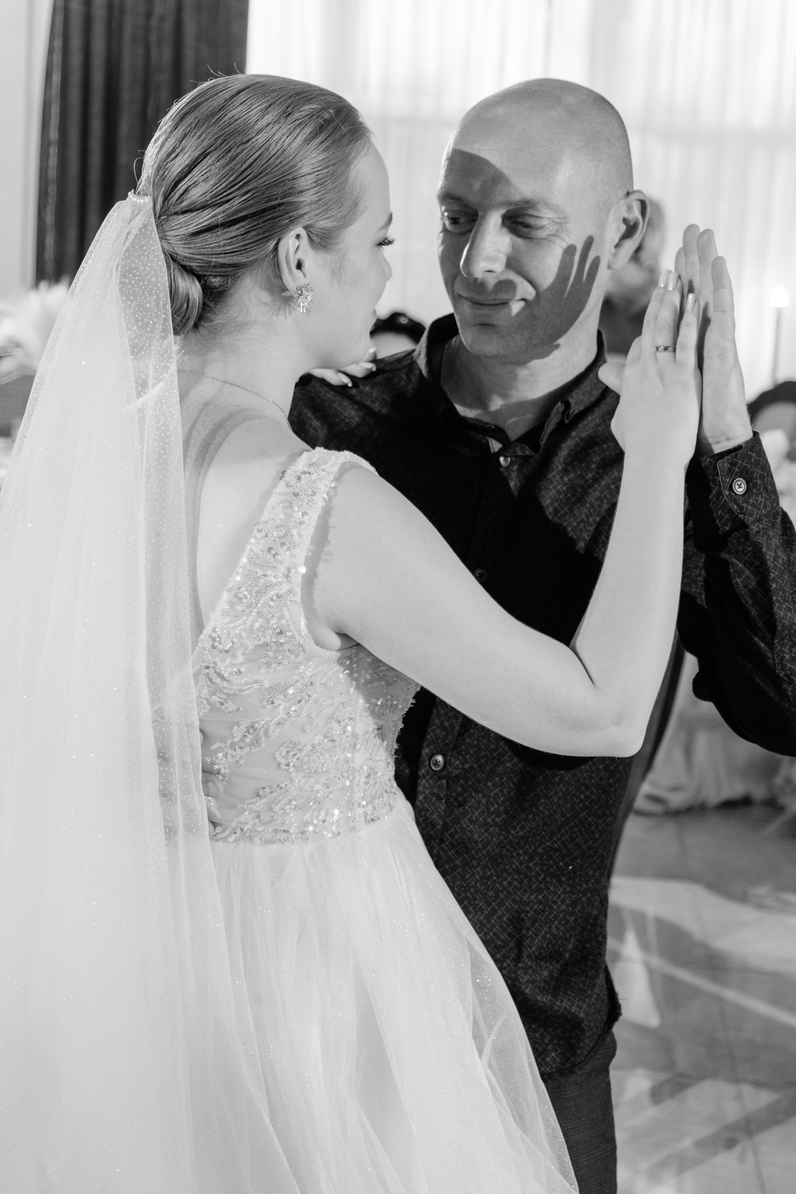 Свадебный ретопртаж. Профессиональная фотосъемка в Крыму. Натуральные эмоции и живые кадры. Забронируйте дату прямо сейчас!