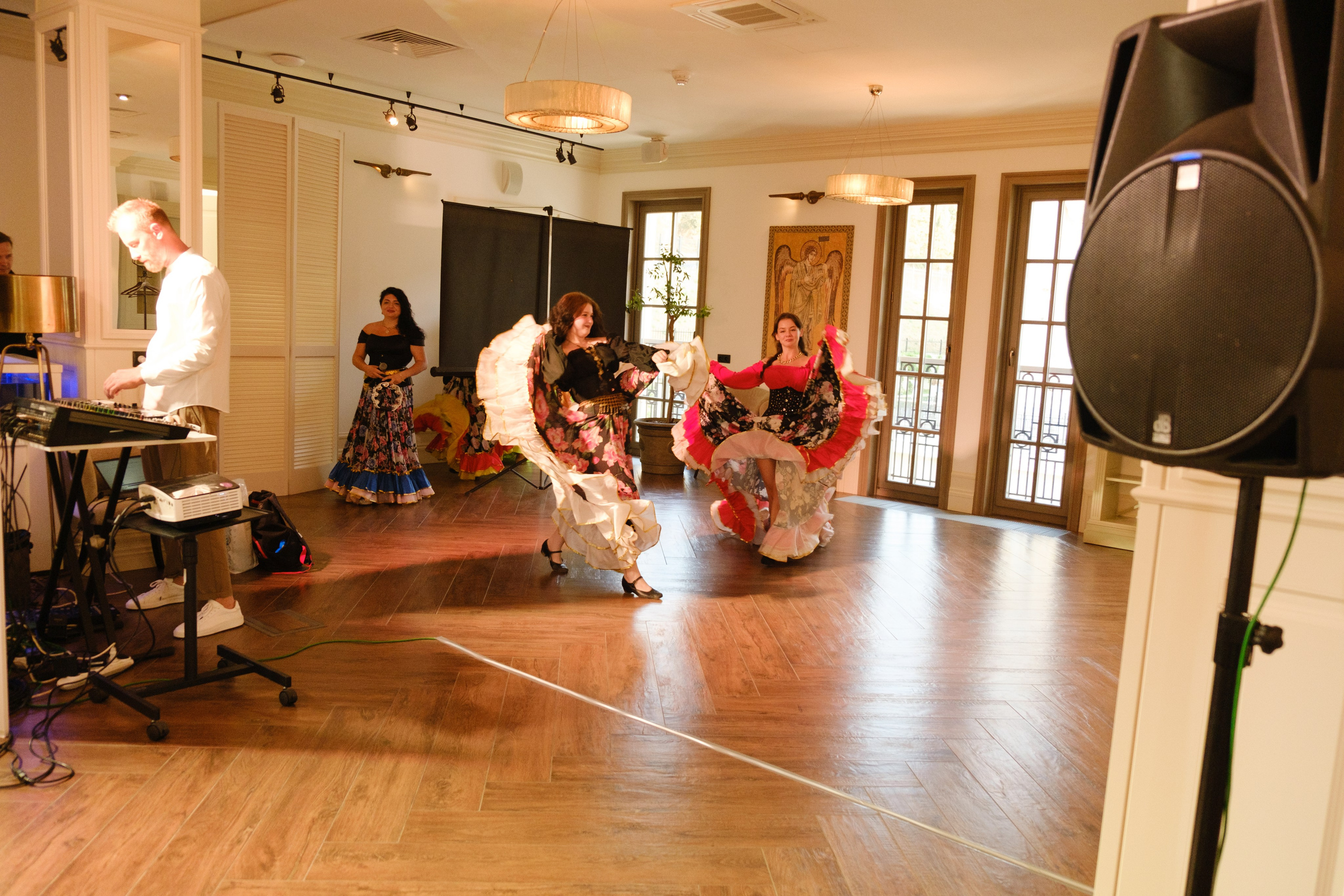 Фотограф на юбилей в Крыму | Съемка дня рождения | Илья Желдак. Профессиональная фотосъемка в Крыму. Натуральные эмоции и живые кадры. Забронируйте дату прямо сейчас!