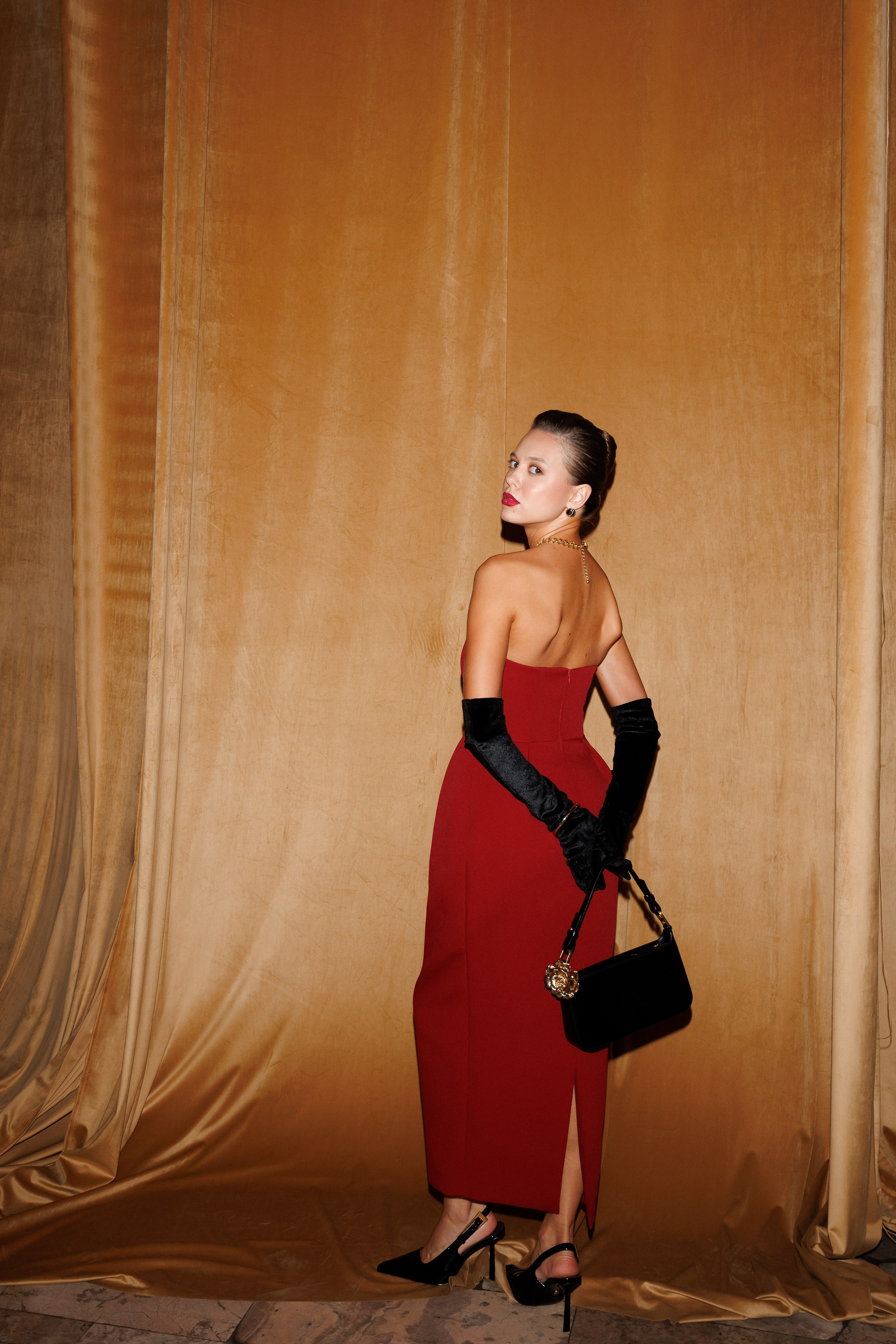 PARISIENNE. Lichi Fashion show. Aleksandr Tsukanov