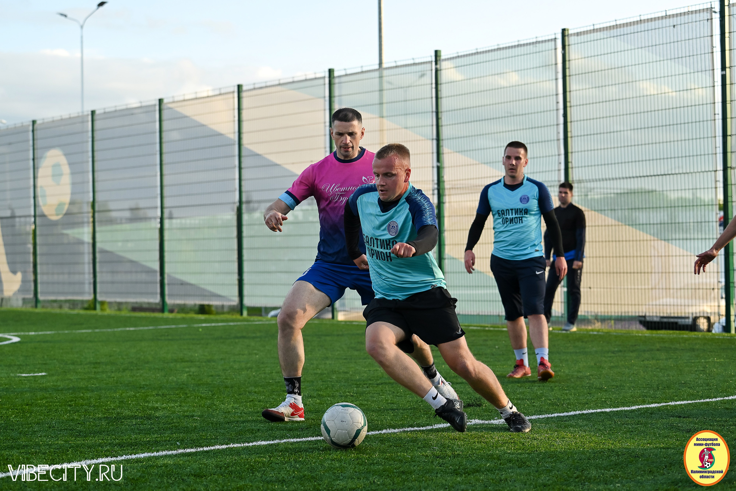 ИГРЫ МИНИ-ФУТБОЛЬНОЙ И КОРПОРАТИВНОЙ ЛИГИ. VIBECITY.RU Вайб Сити Ру Фоторепортажи Фотоотчеты Калининград