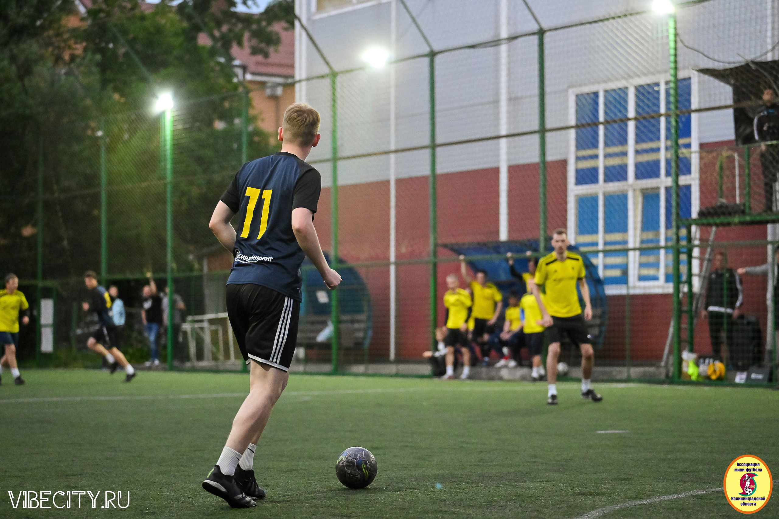 ИГРЫ МИНИ-ФУТБОЛЬНОЙ И КОРПОРАТИВНОЙ ЛИГИ. VIBECITY.RU Вайб Сити Ру Фоторепортажи Фотоотчеты Калининград