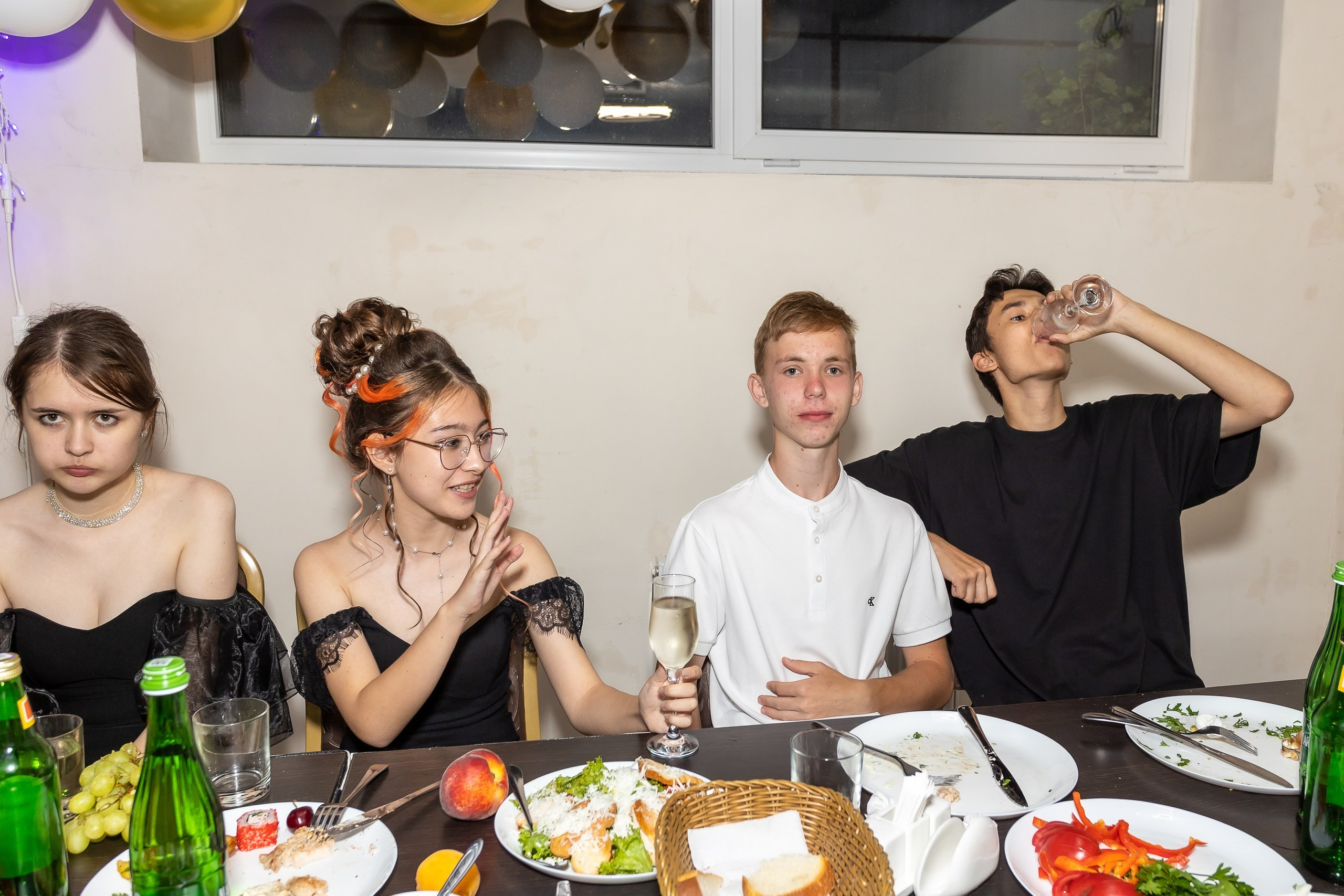 Вручение аттестата и выпускной вечер. Выпускные альбомы Майкоп, Краснодар Елена Золотарева