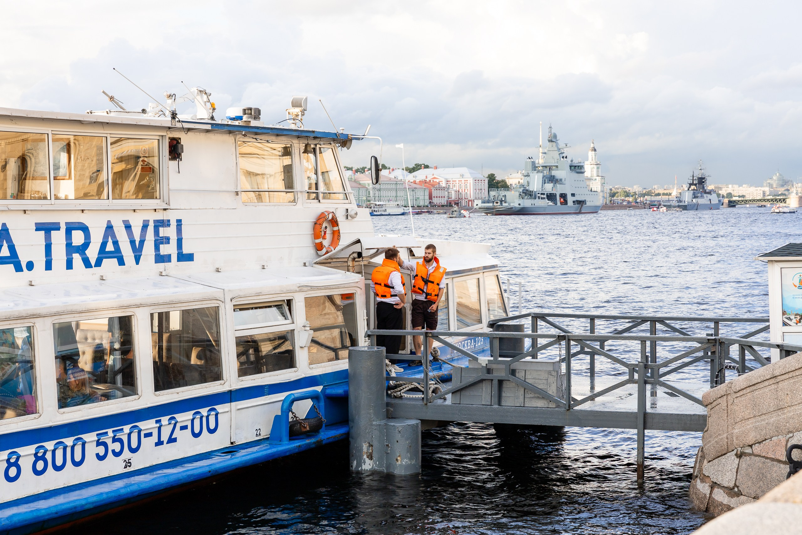 Экскурсия на двухпалубном теплоходе по Неве. Фотограф в Санкт-Петербурге — Сергей Петров