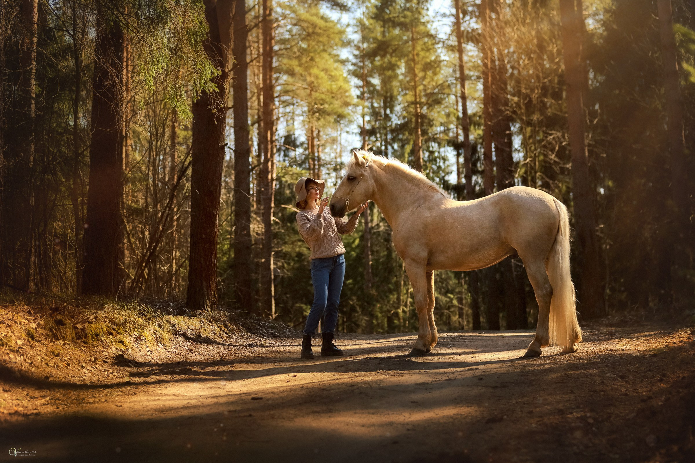 Фотосессии с лошадьми летом. Фотограф женский и мужской портрет Санкт-Петербург