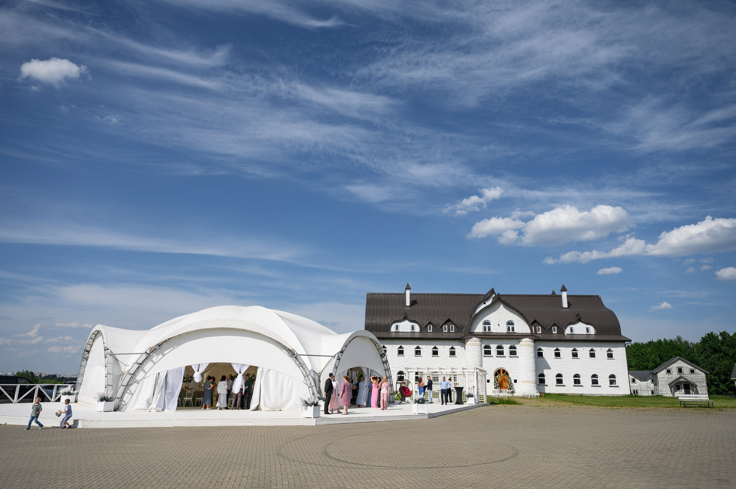Свадьба шатер Город мастеров — Русская сказка. Свадебный фотограф Москва Юрий Кульман