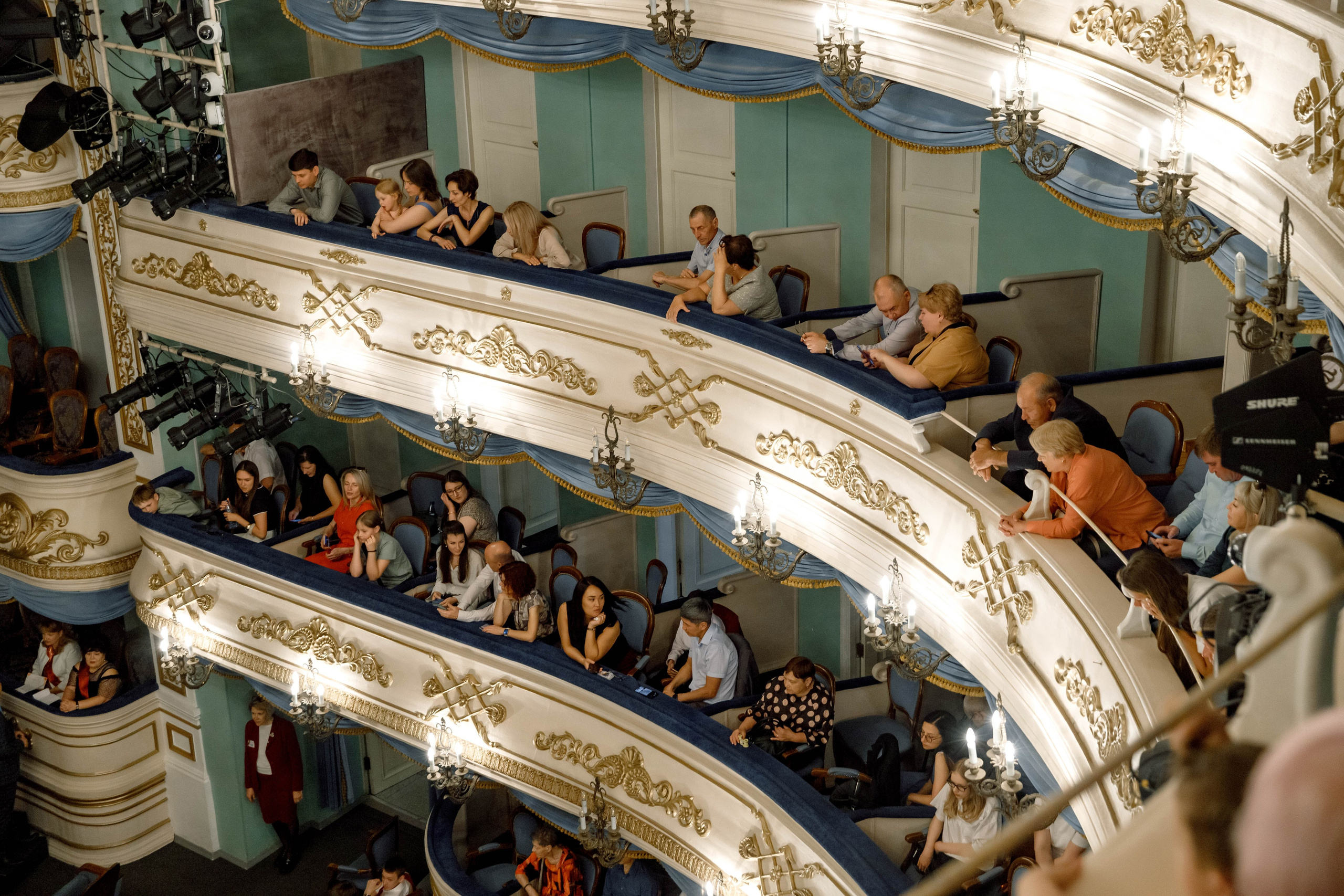 Гимназия 25 — последний звонок (Драм Театр). Свадебный фотограф Иркутск, репортажный фотограф Иркутск