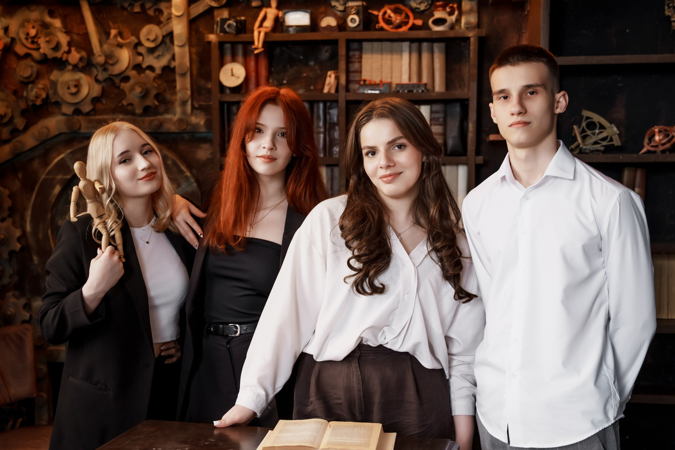 Темная локация в студия Фотоотдел. Ольга Плаксина фотограф в Саратове