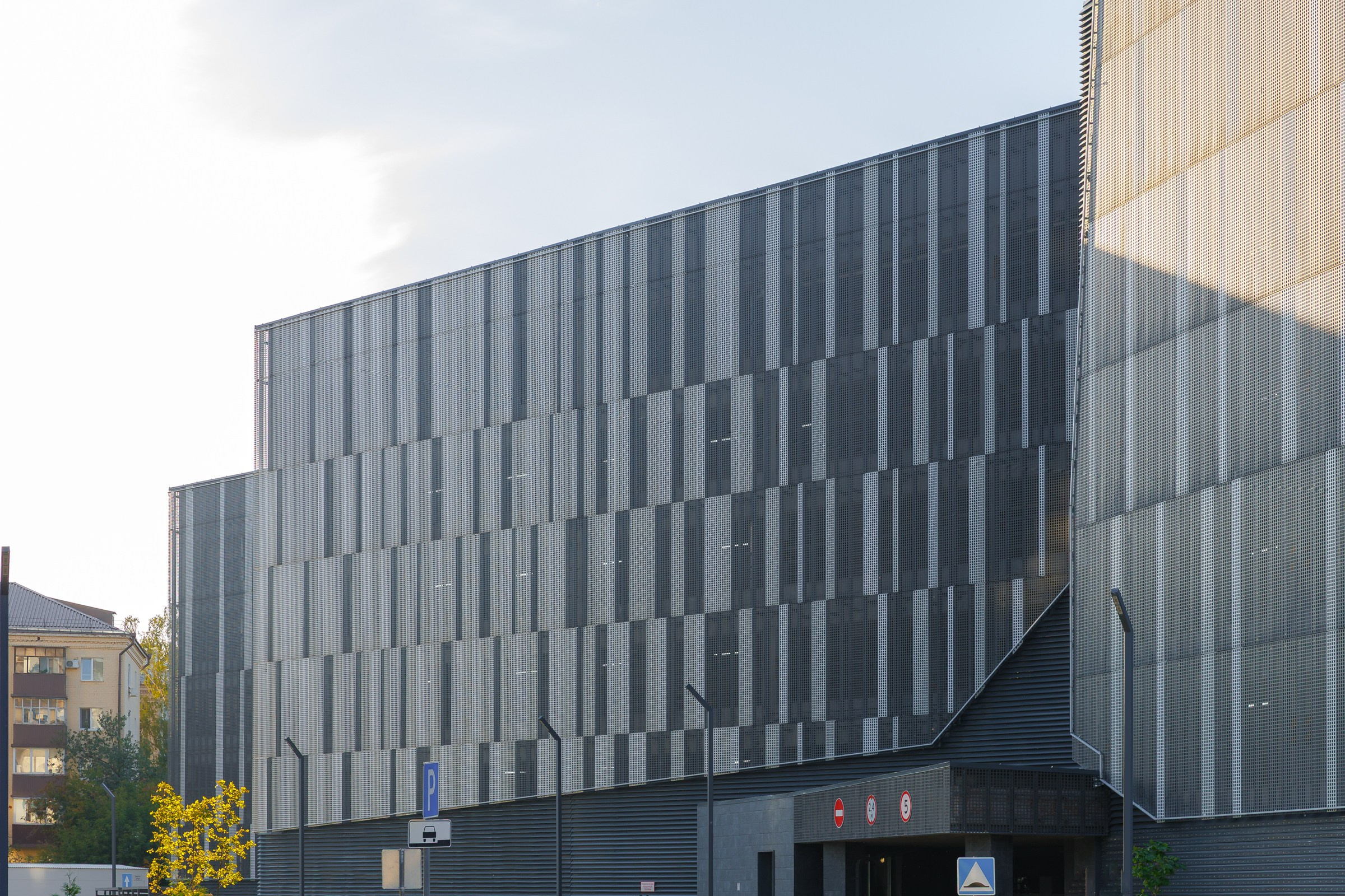 Парковка. Нонский Руслан, фотограф Казань. Архитектурная и интерьерная съемка, работаю по всей России