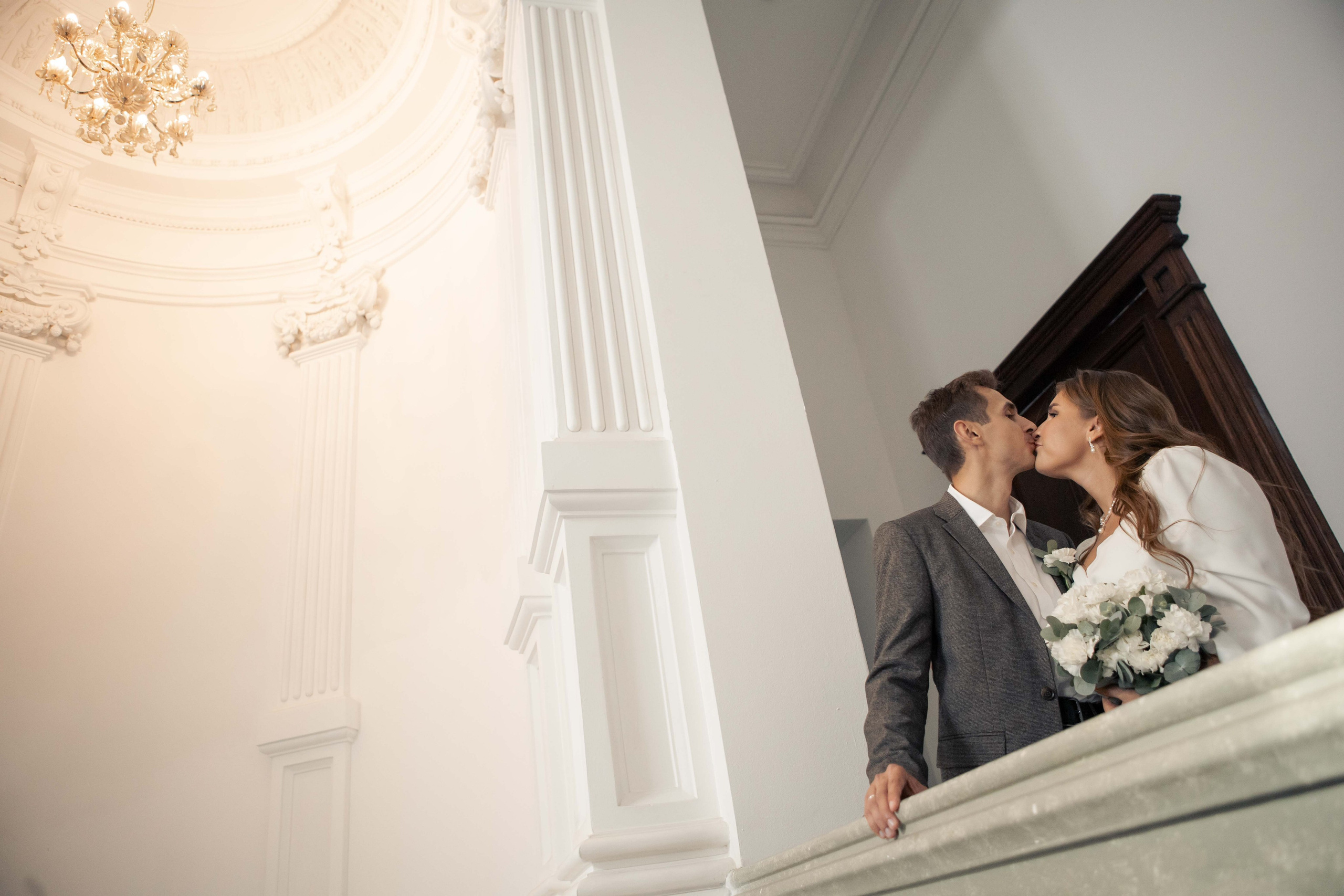 Свадебная фотосессия в Москве в отеле. Фотограф Валерия Горбунова Подольск Бутово Видное Щербинка