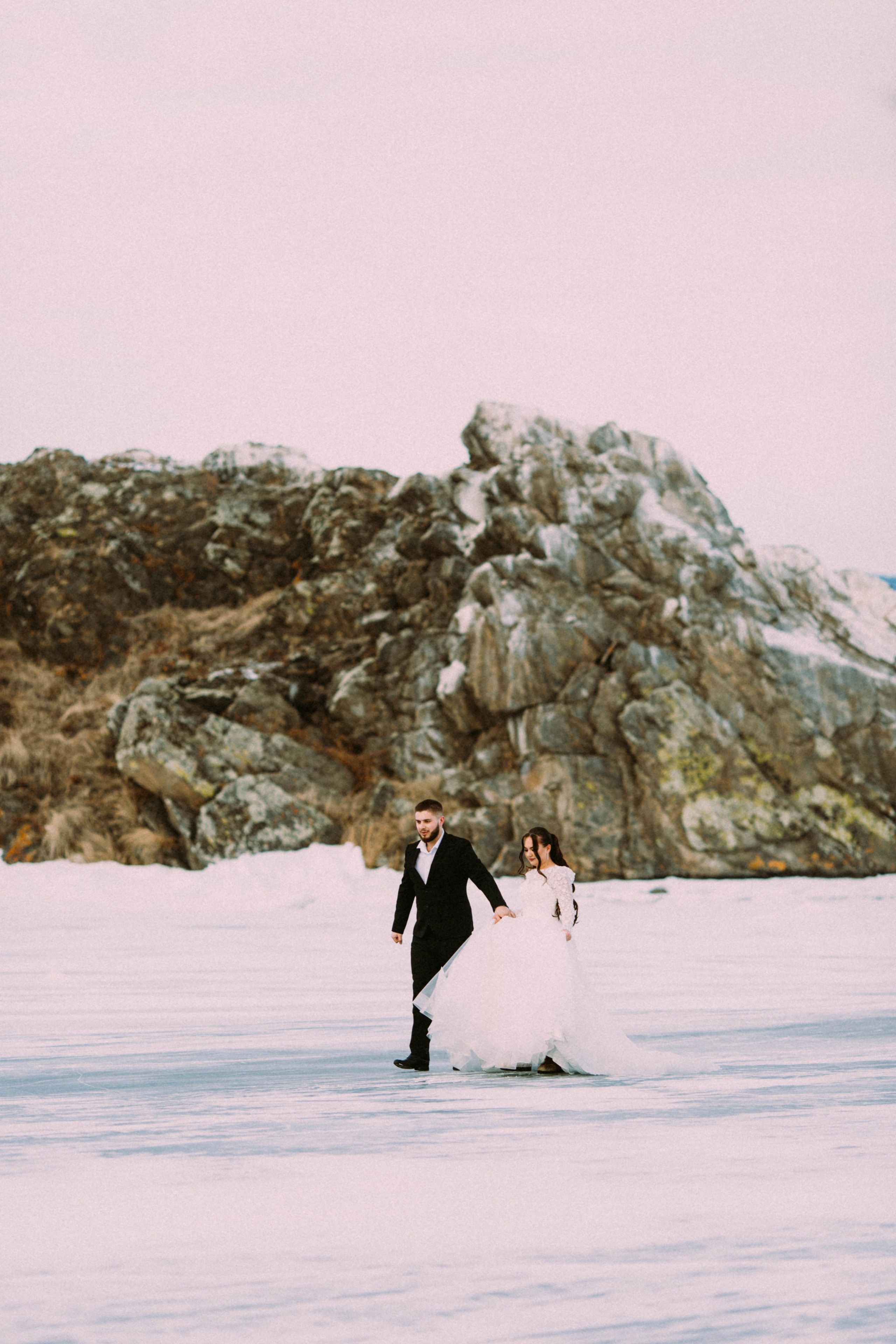 Свадебная зимняя съемка на Байкале. Главная