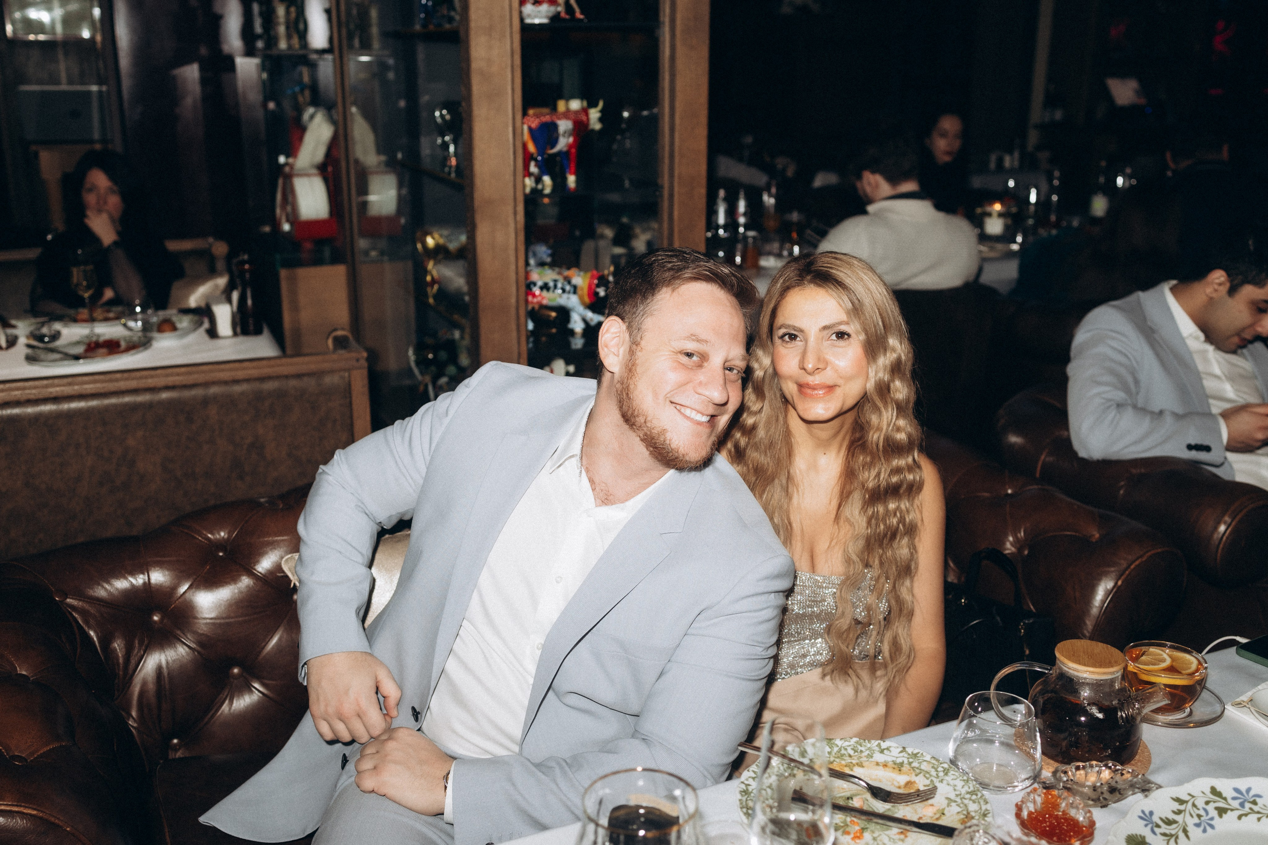 Новогодний корпоратив ресторан Рибай. Фотограф Артем Бросов в Санкт-Петербурге и Дубае