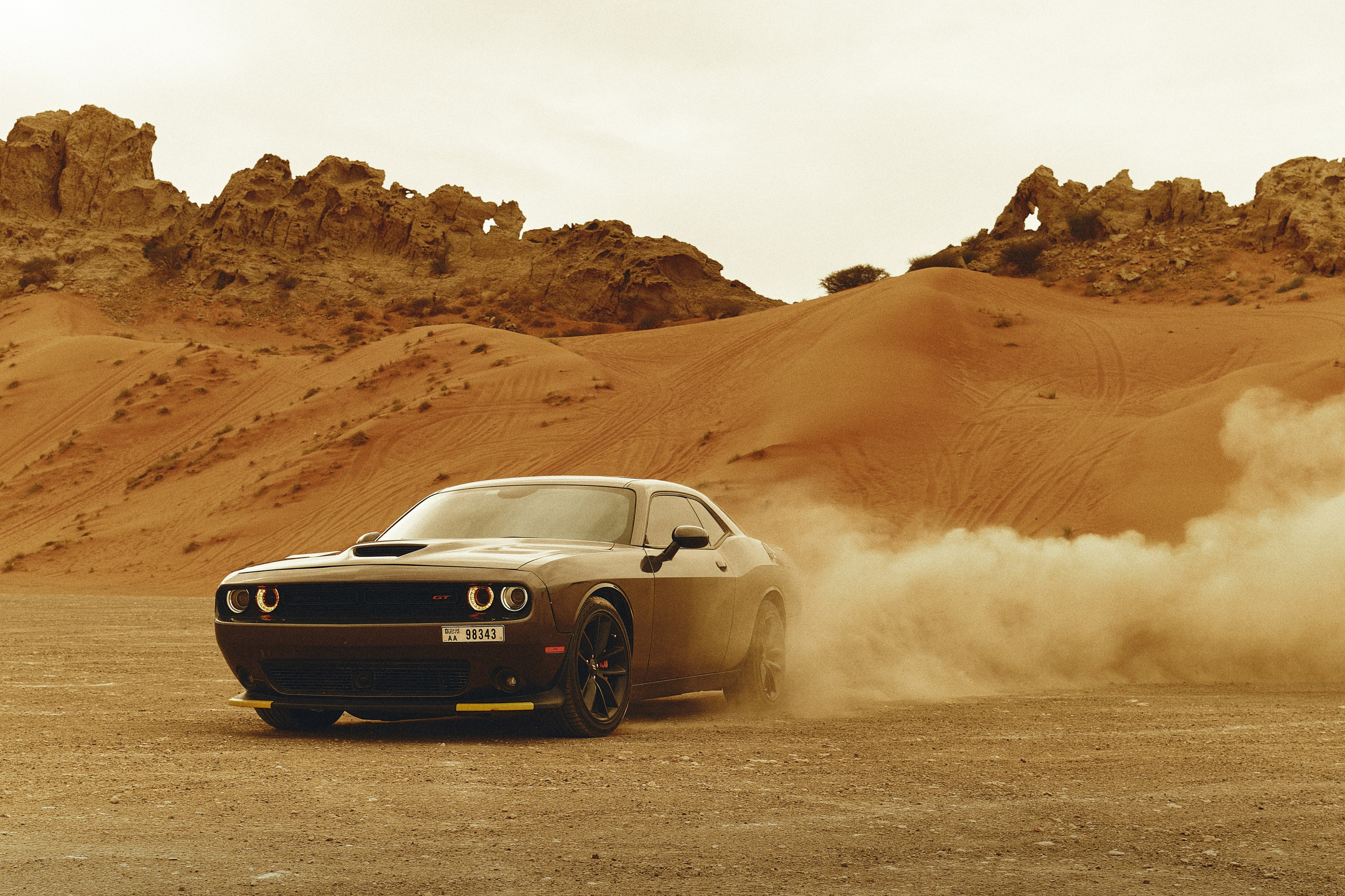 DODGE. NOIZOMAX Художественный фотограф в Дубай